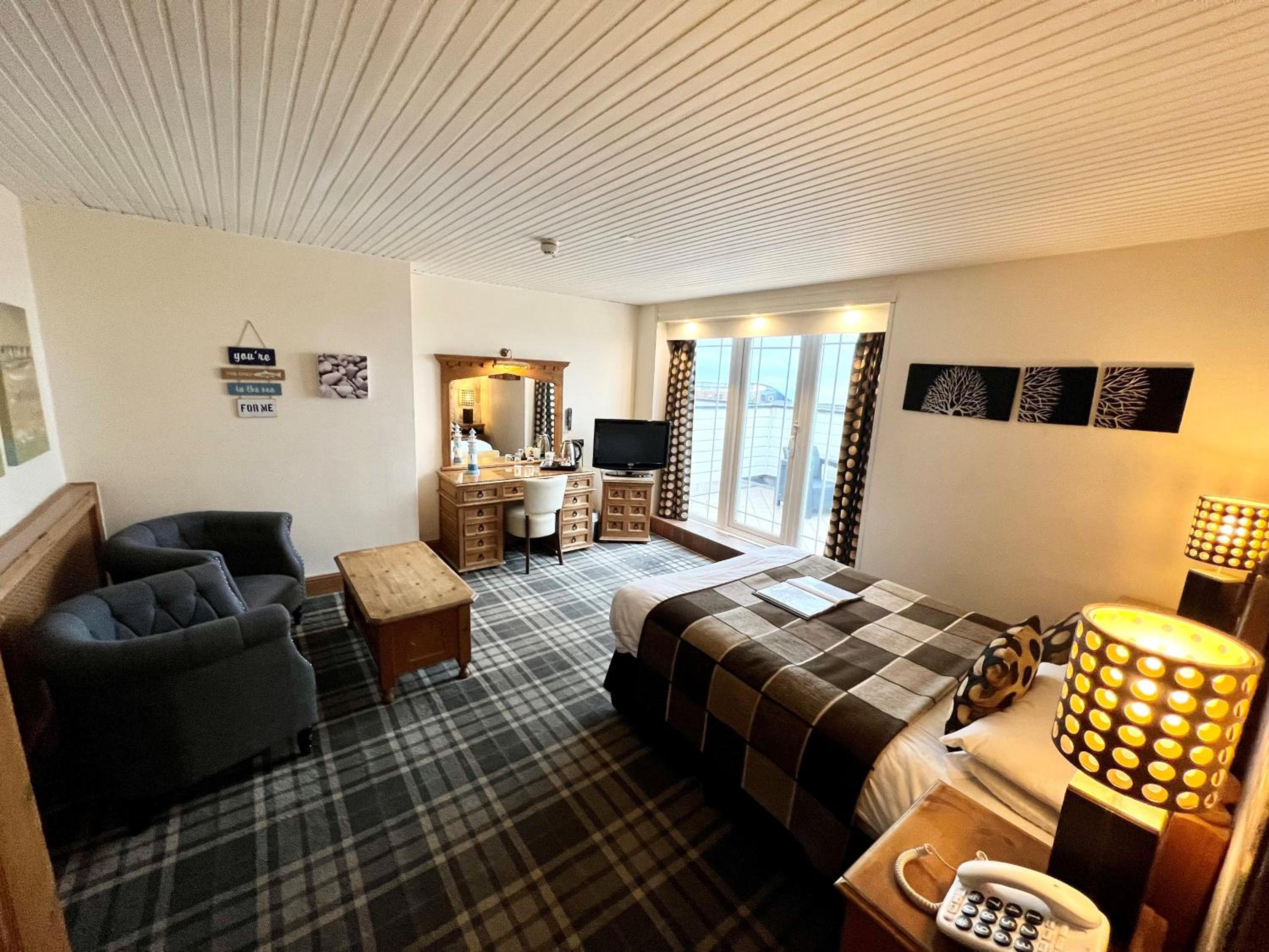 Double Room with Sea View - Photo 4