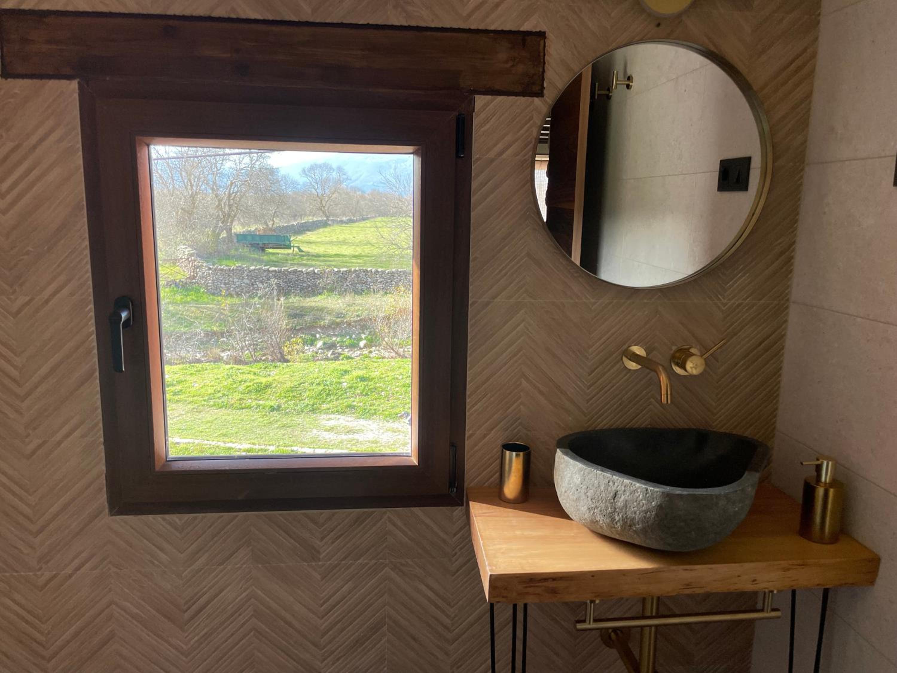 Deluxe Double or Twin Room with Mountain View photo 3