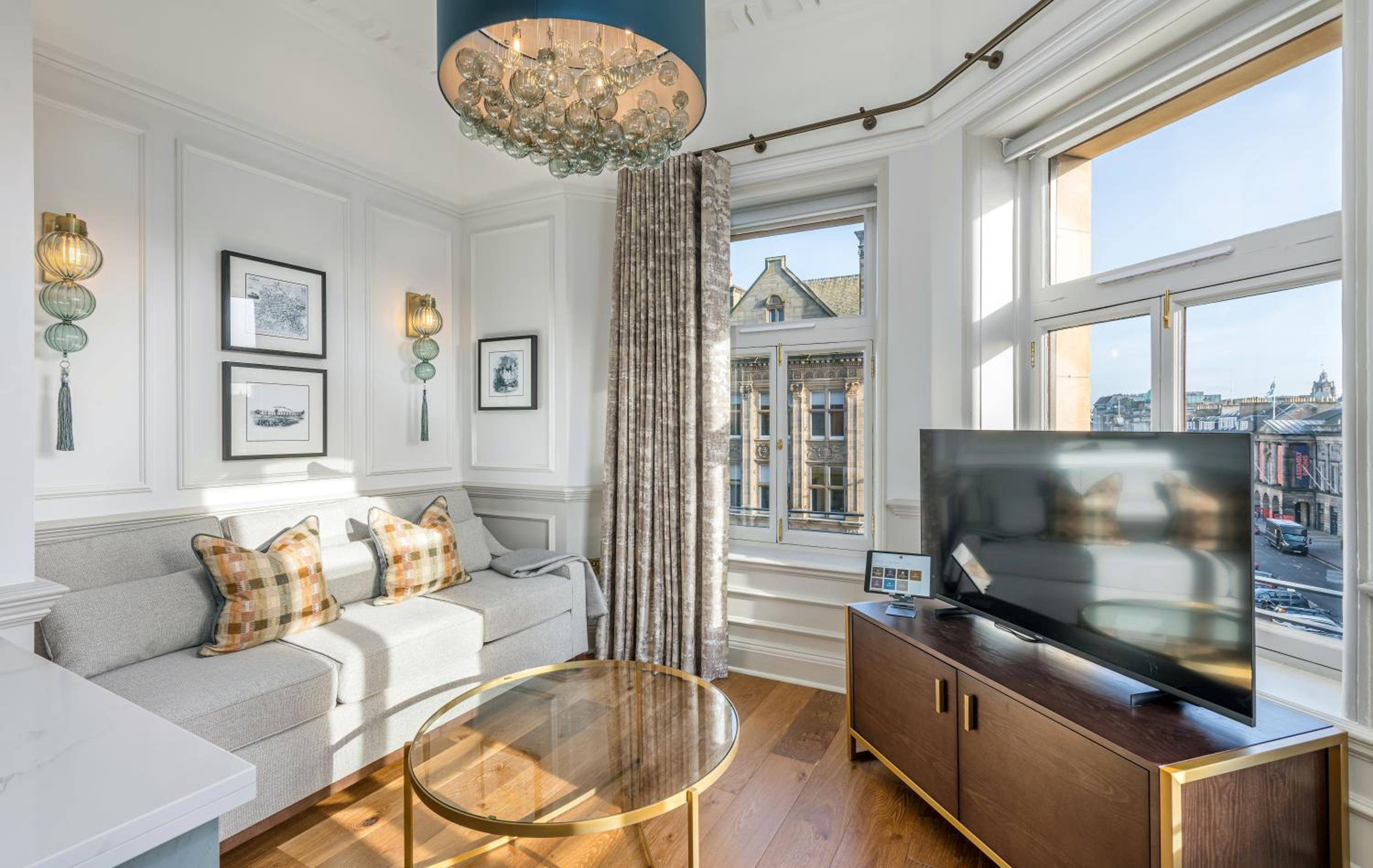 Edwardian Suite - Photo 1