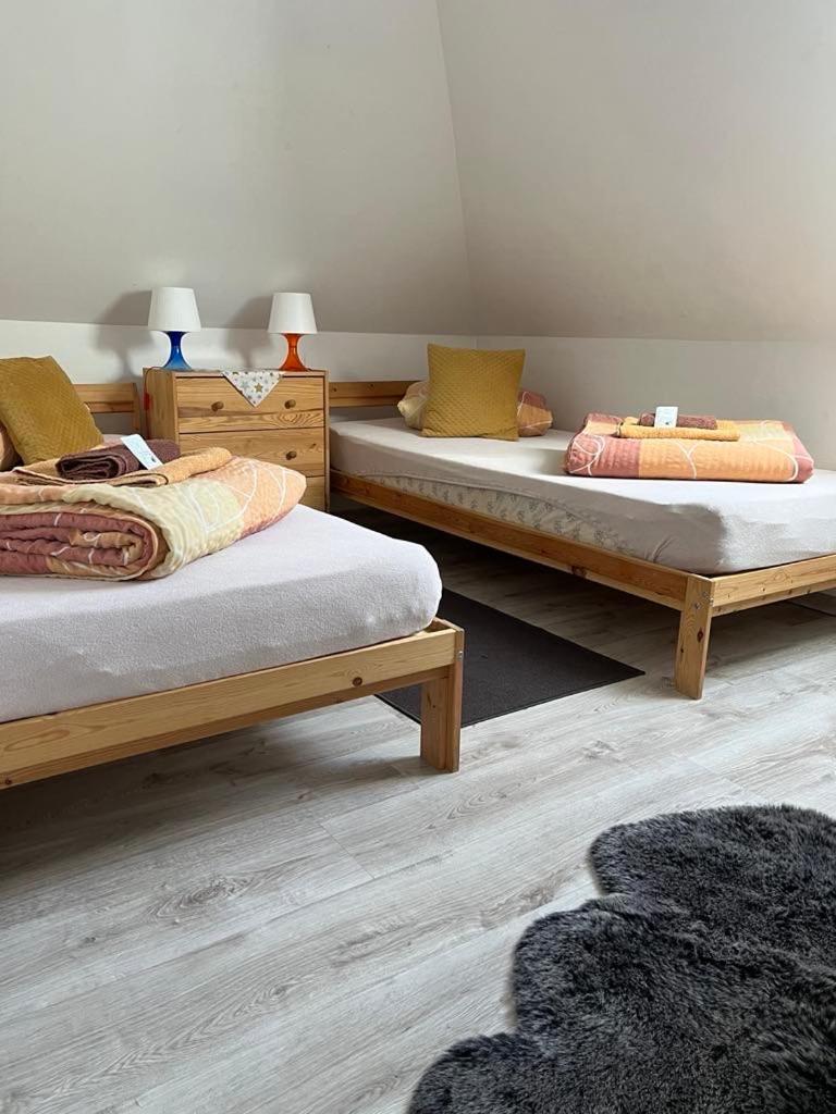 Small Twin Room - Photo 10