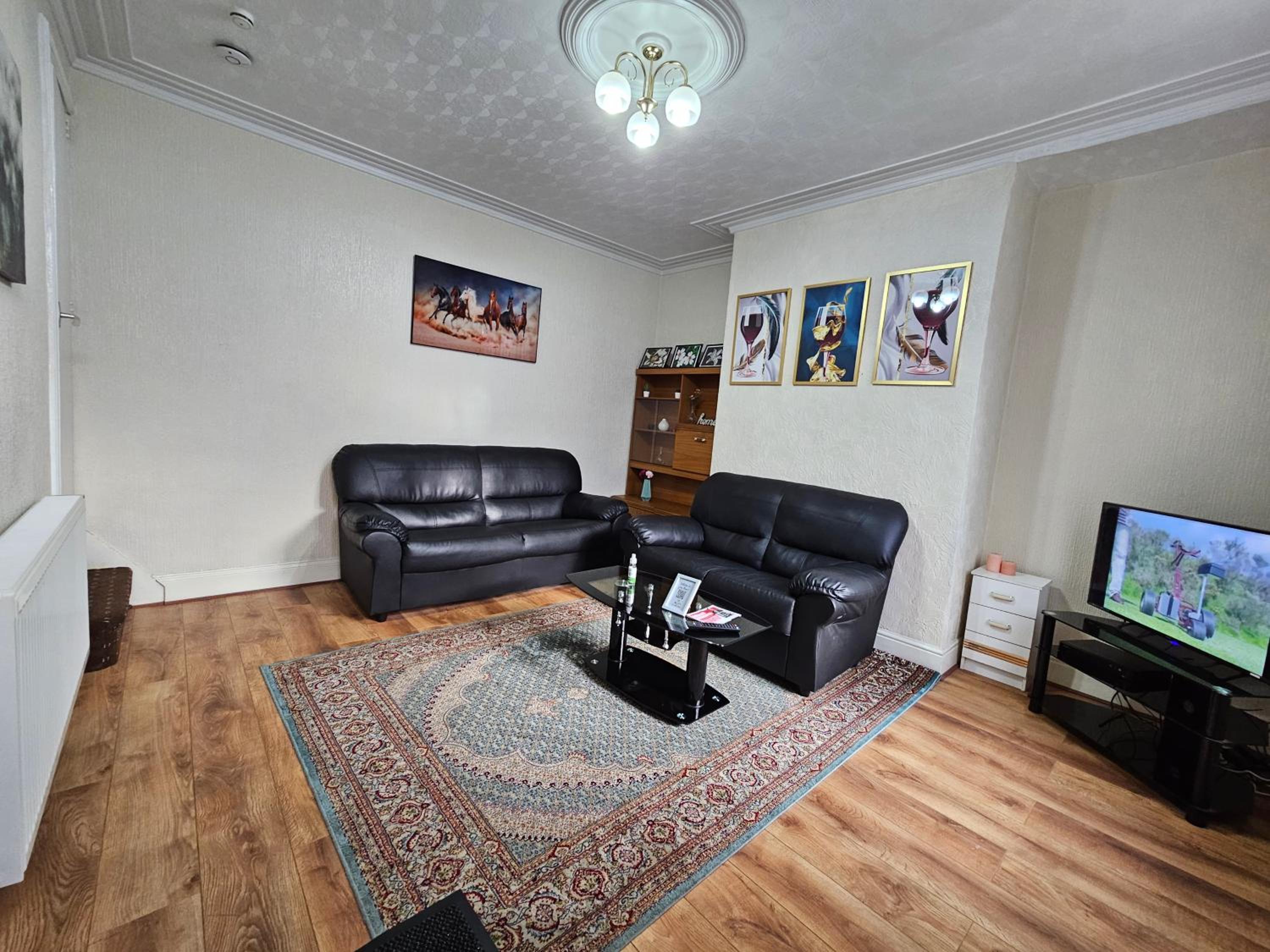 Two-Bedroom House - Photo 32