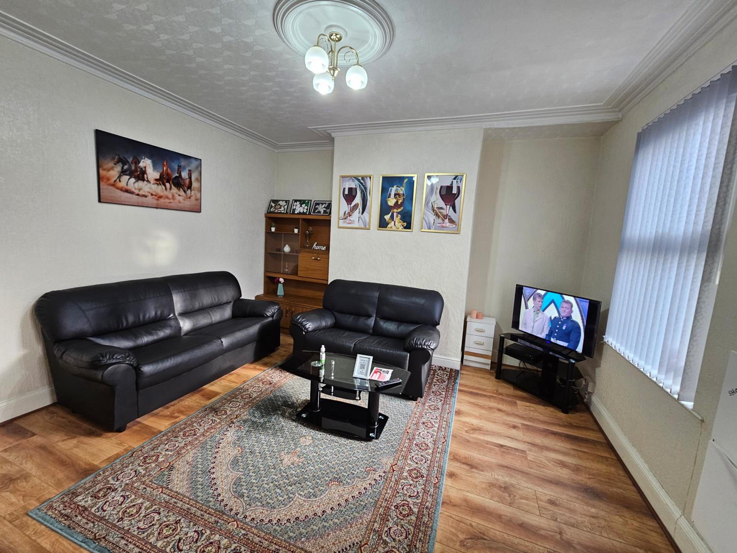 Two-Bedroom House - Photo 34