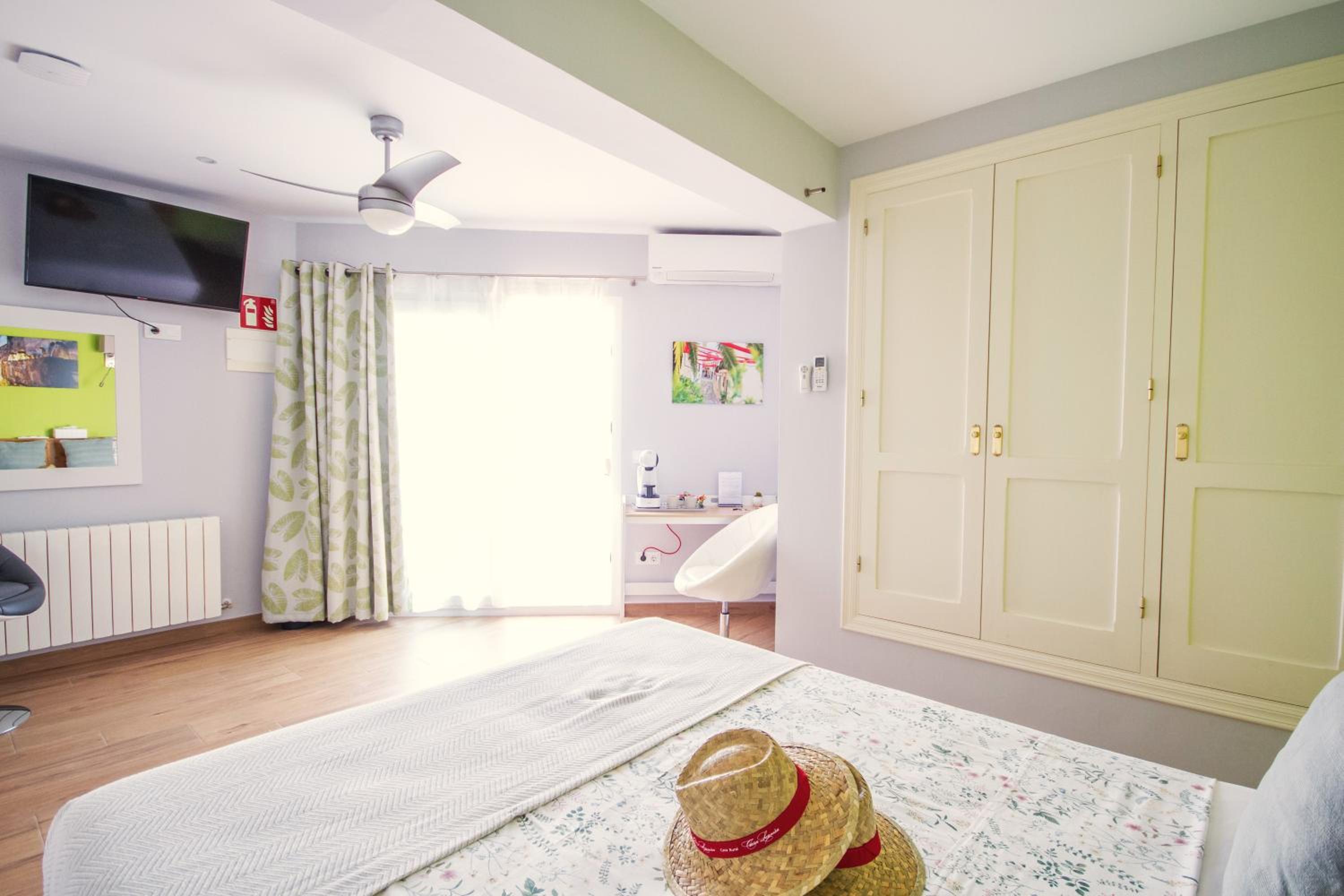 Habitación Doble o Twin Deluxe con Acceso a la Piscina