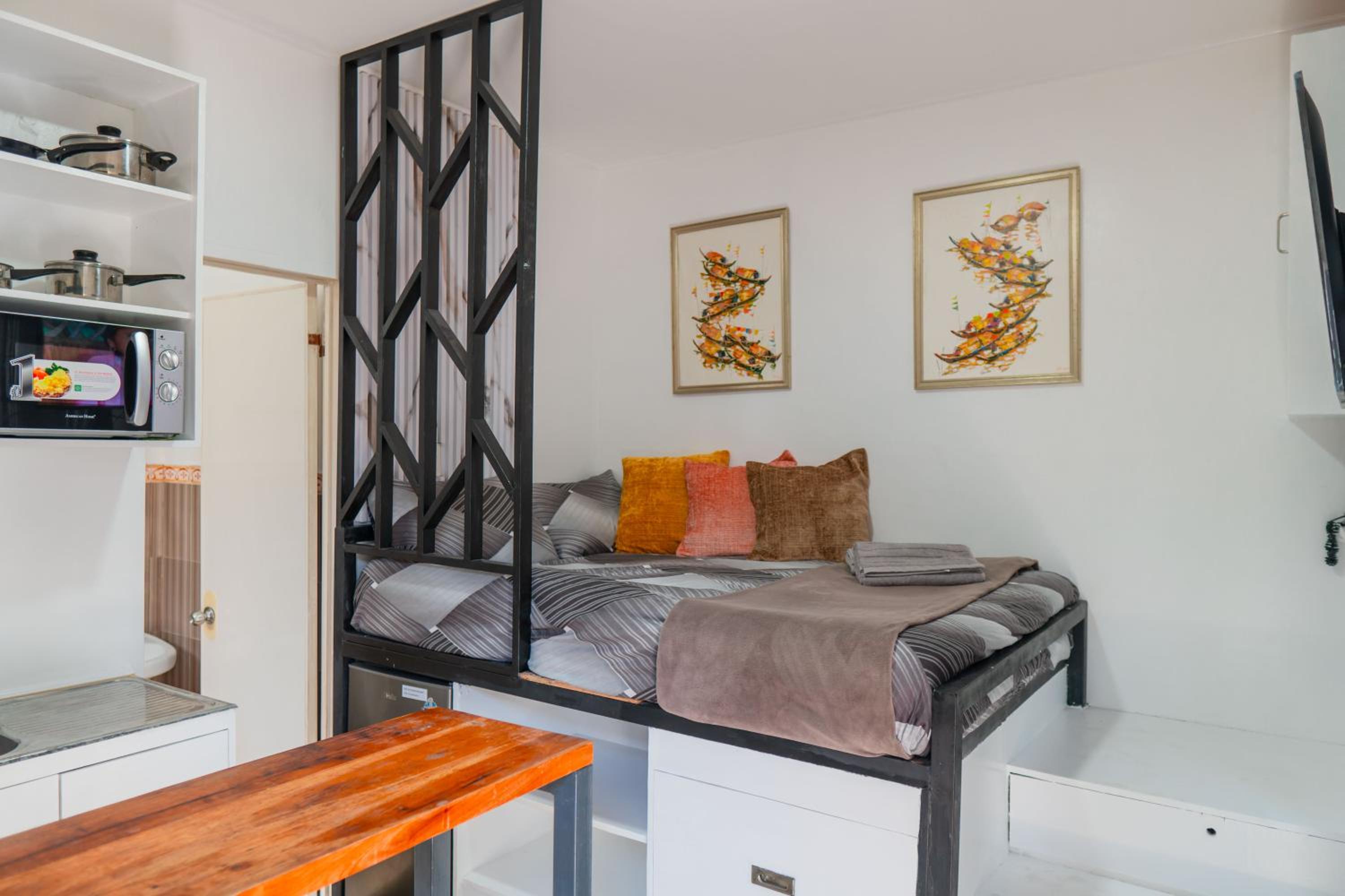 Studio Apartment - Photo 3