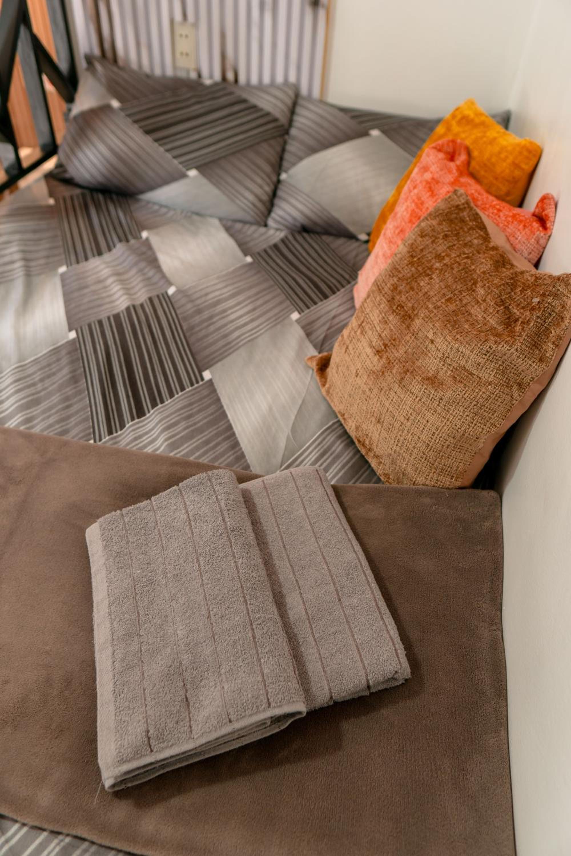 Studio Apartment - Photo 12
