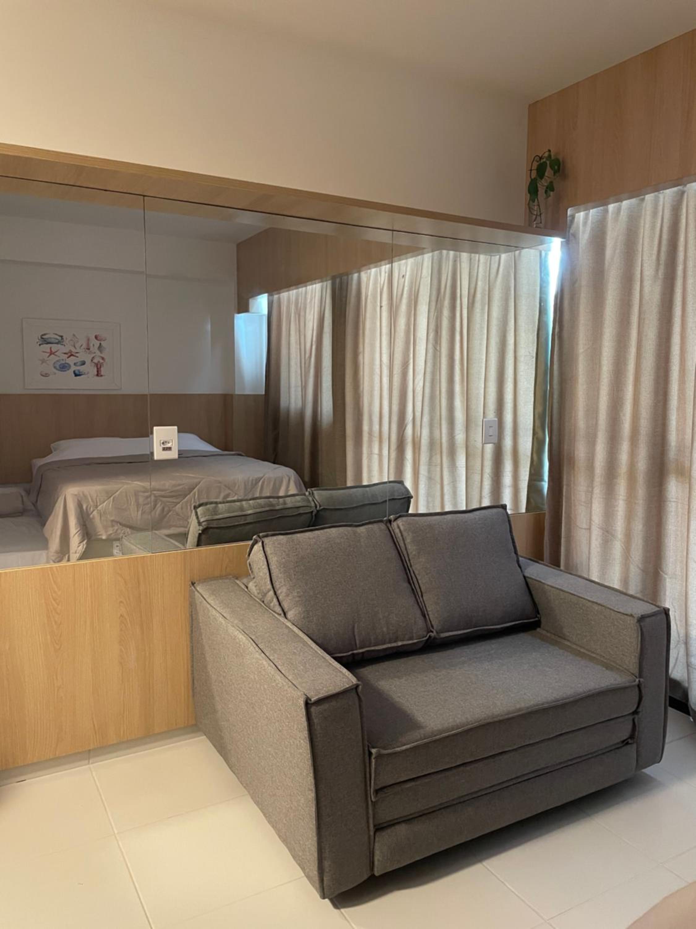 Studio Apartment with Queen Bed photo 2