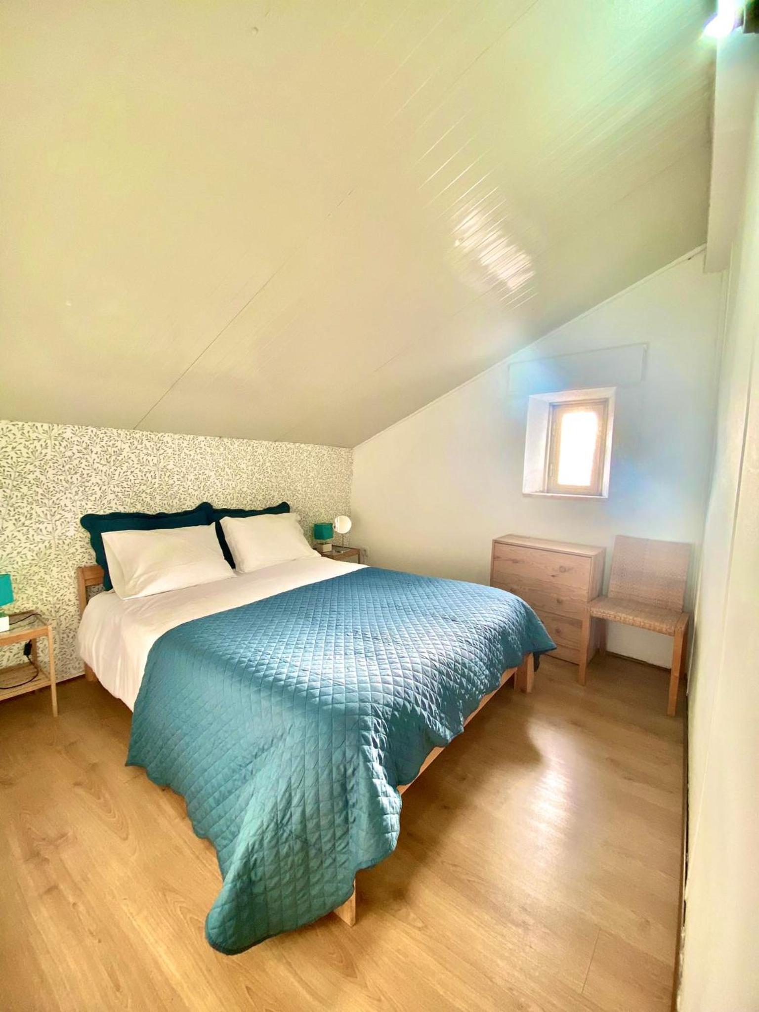 Three-Bedroom Apartment - Photo 12