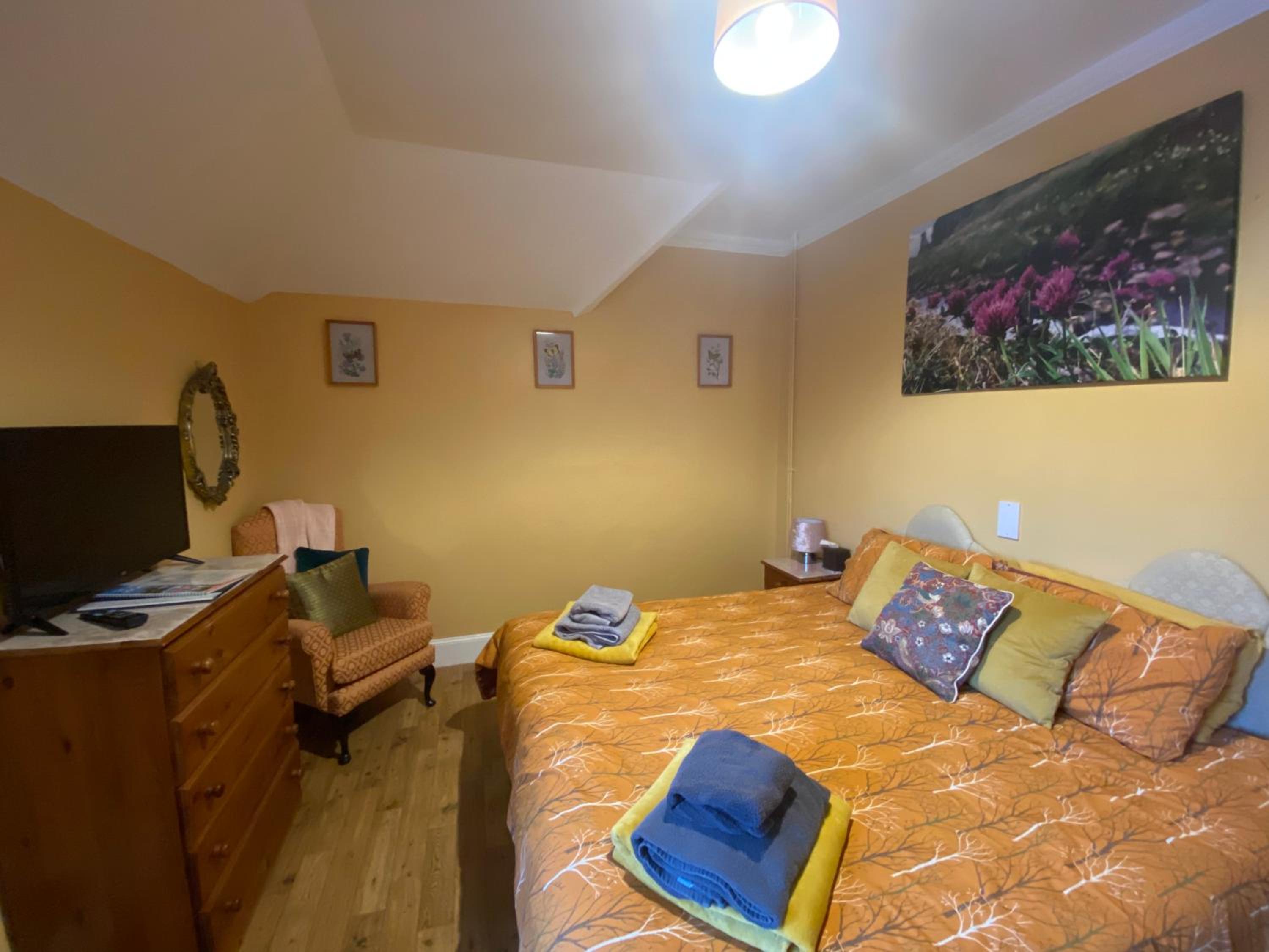 Super King or Twin Room with Ensuite photo 3