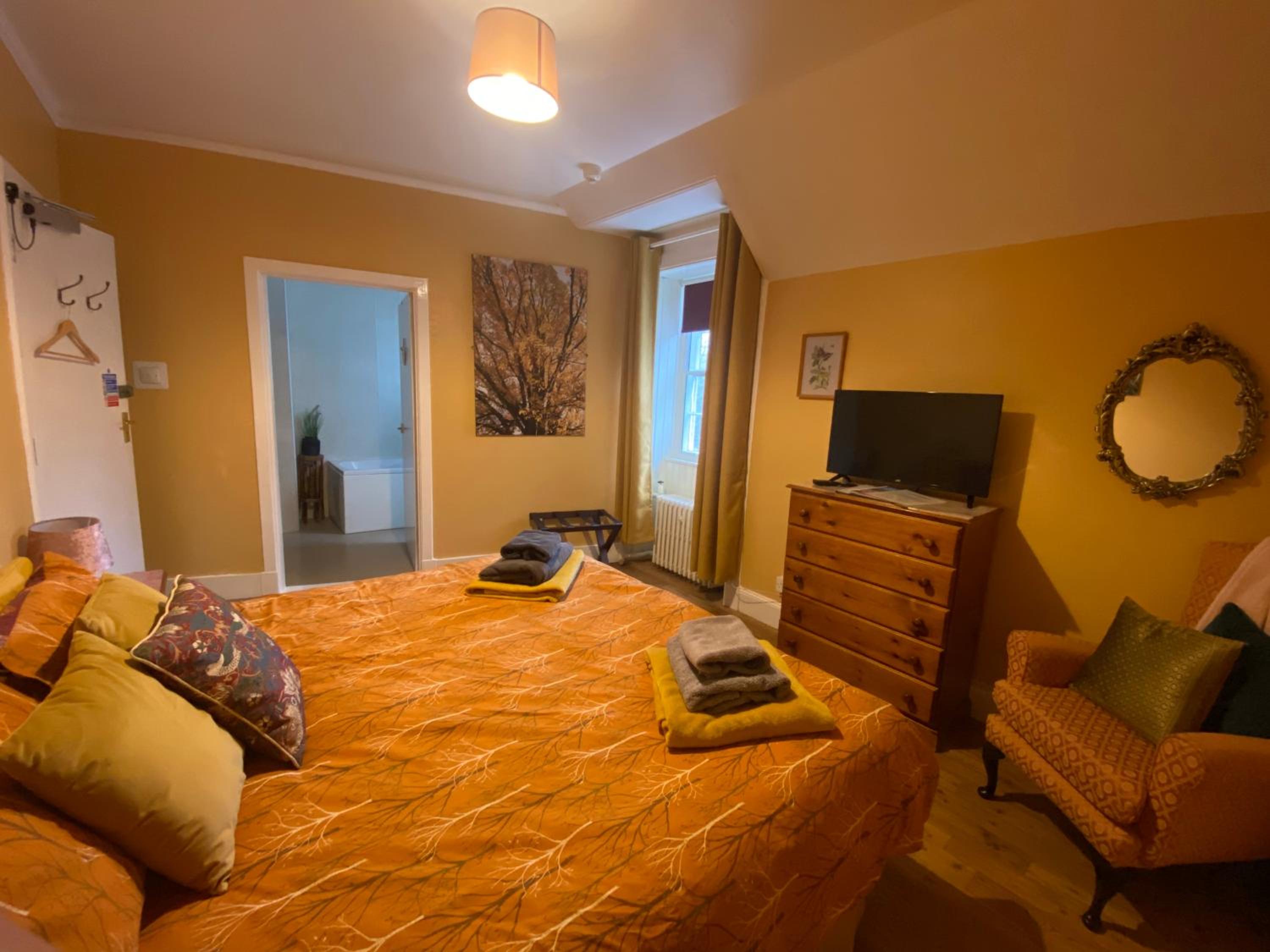 Super King or Twin Room with Ensuite photo 2