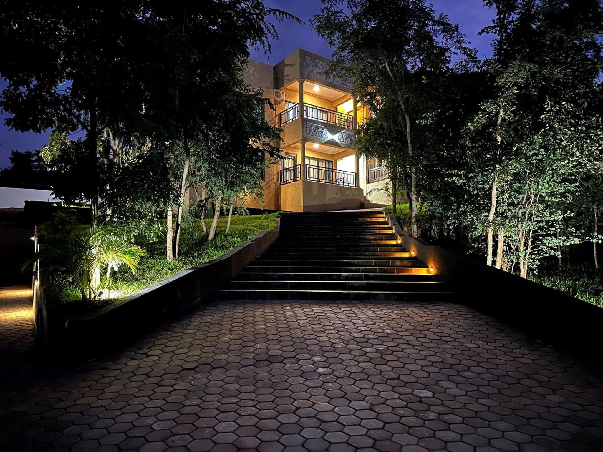 Two-Bedroom Apartment with Balcony photo 2