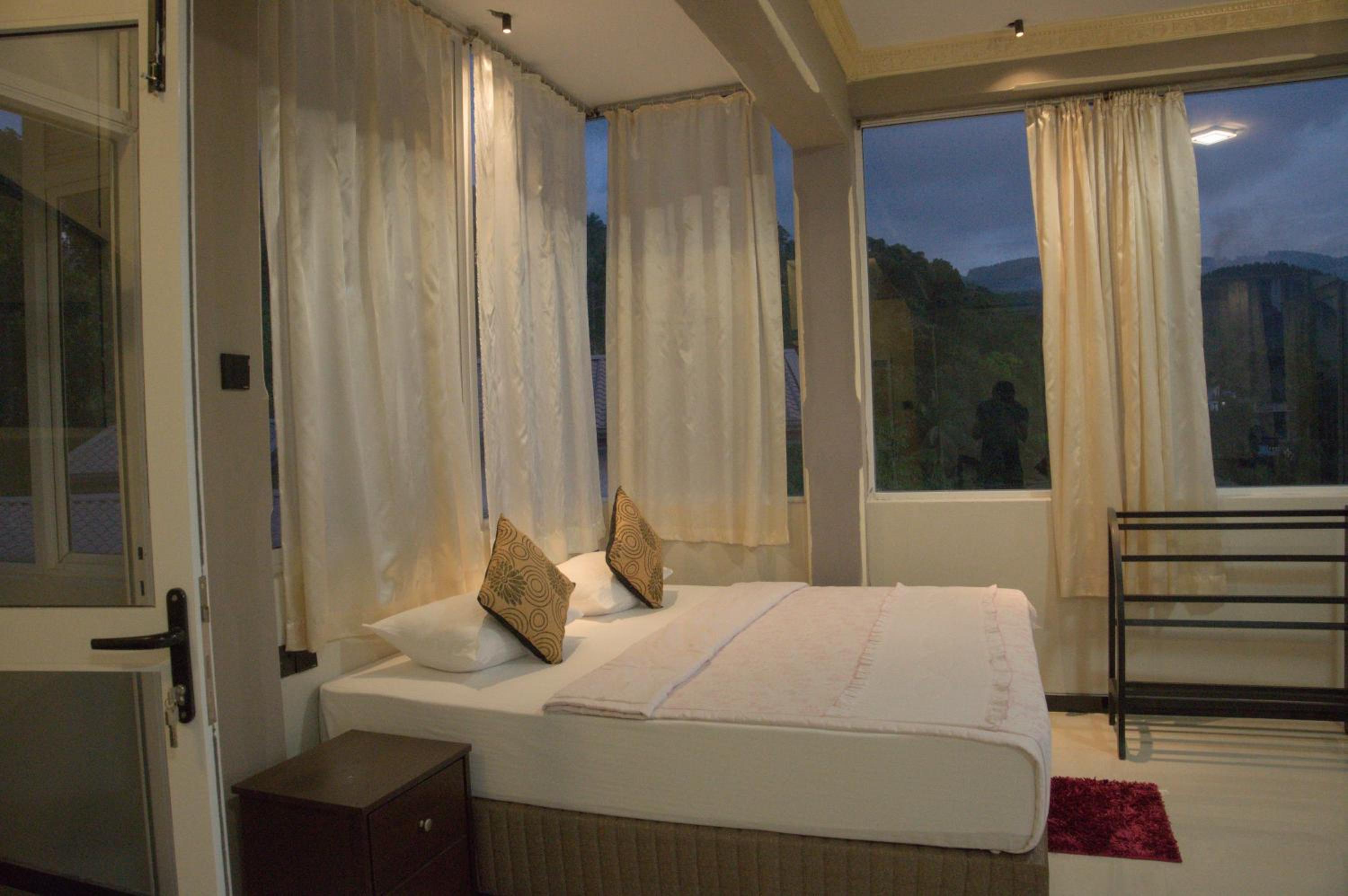 Deluxe Family Suite photo 2