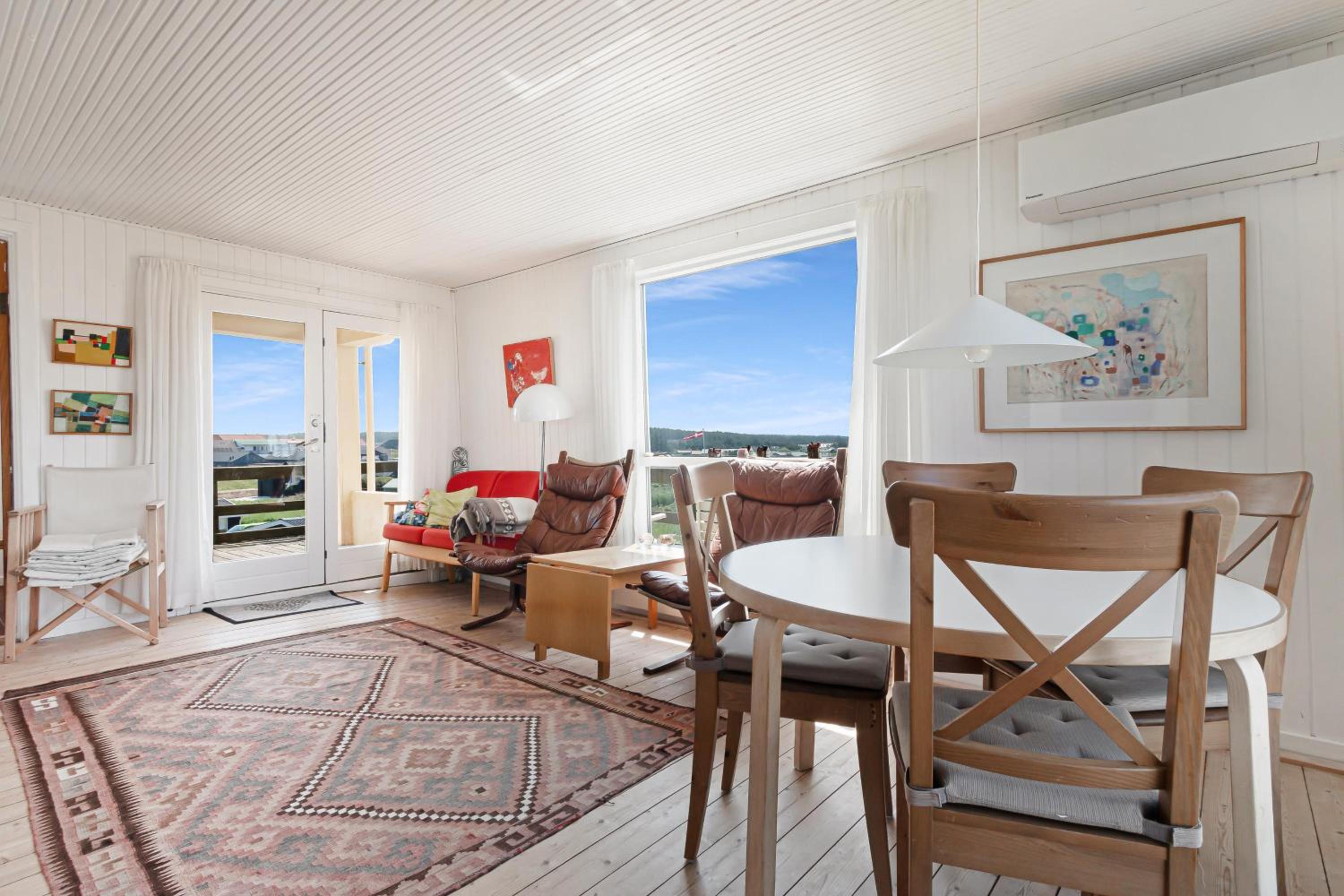 Three-Bedroom Vacation Home  photo 1