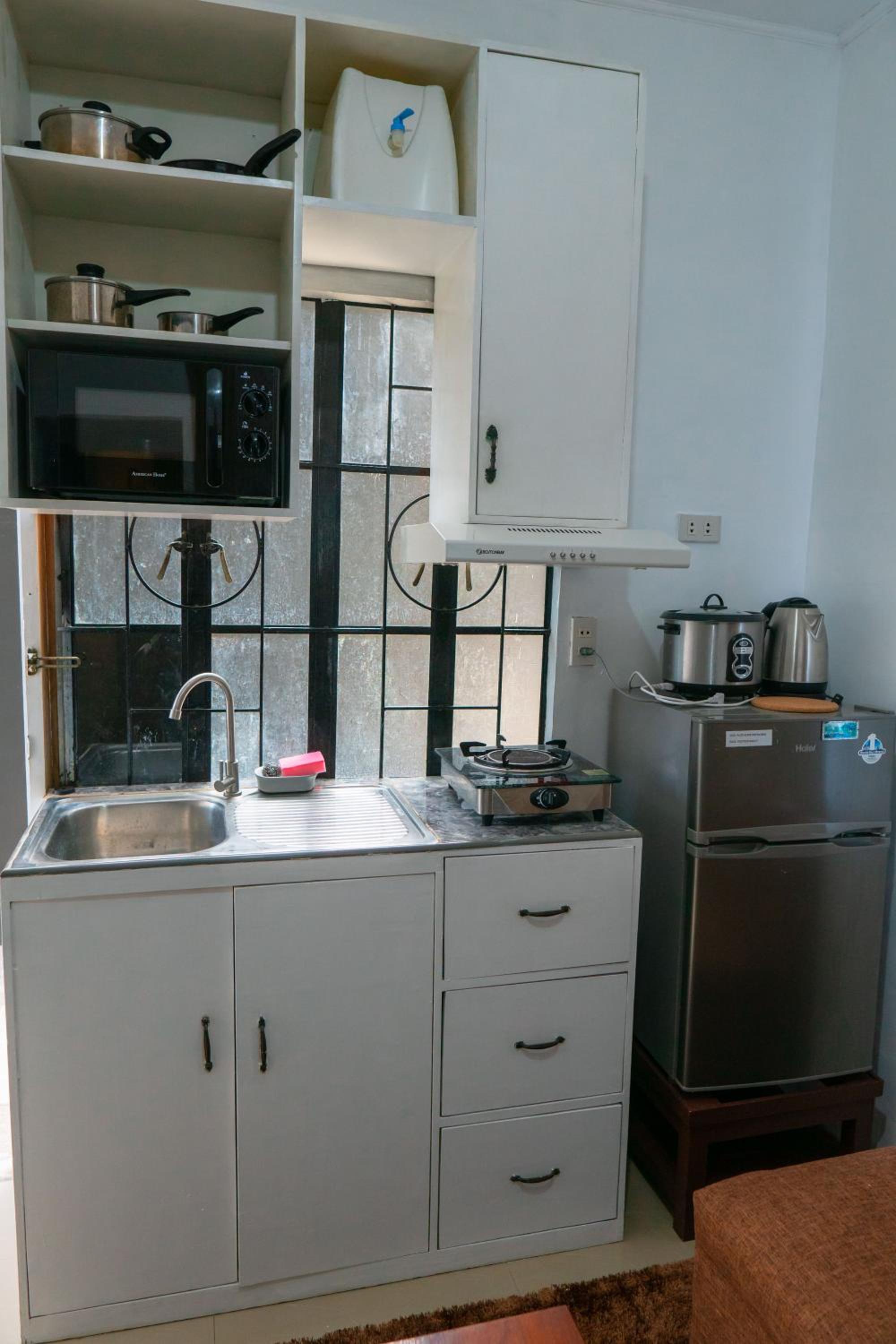 One-Bedroom Apartment - Photo 6