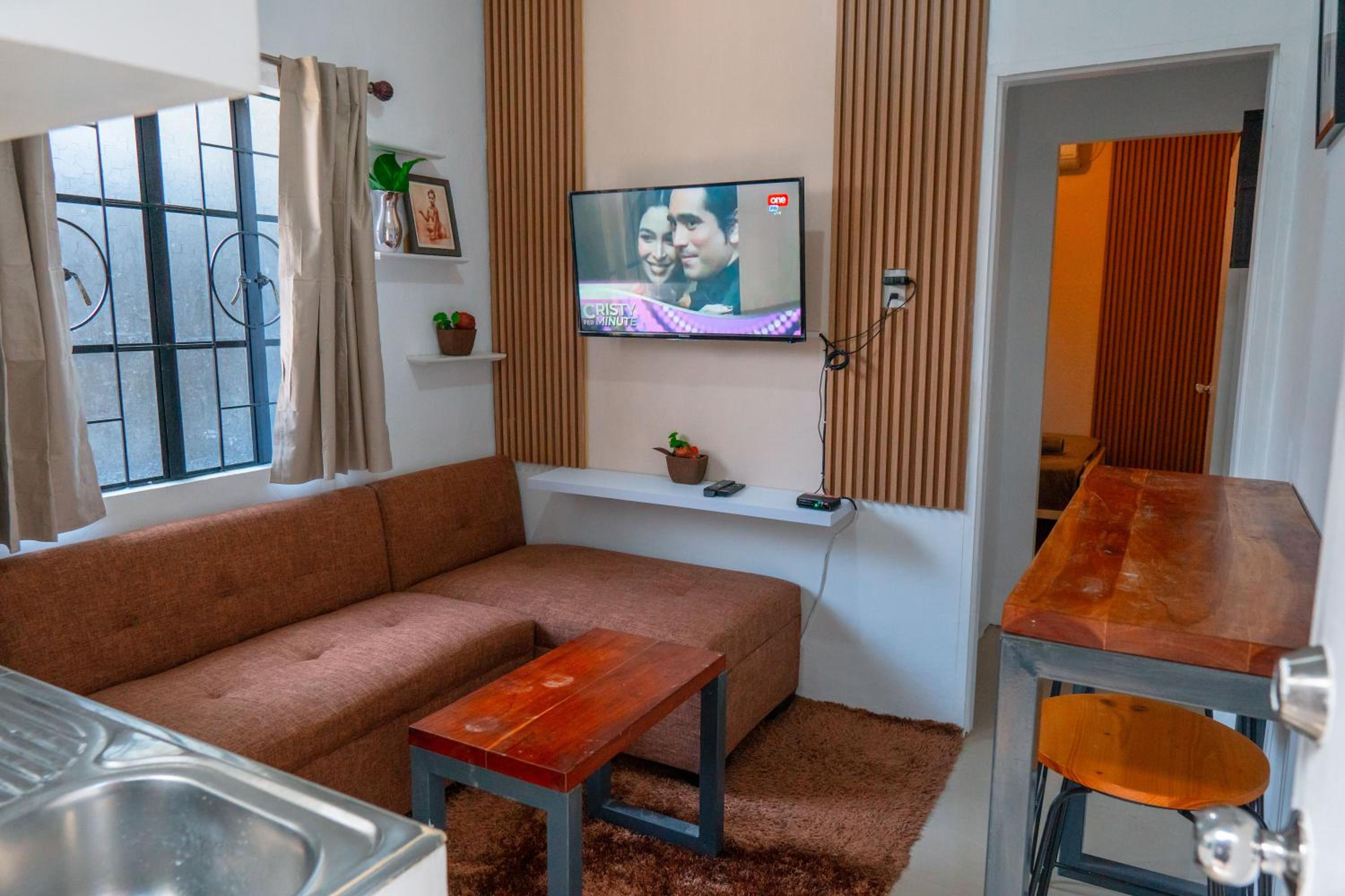 One-Bedroom Apartment - Photo 12