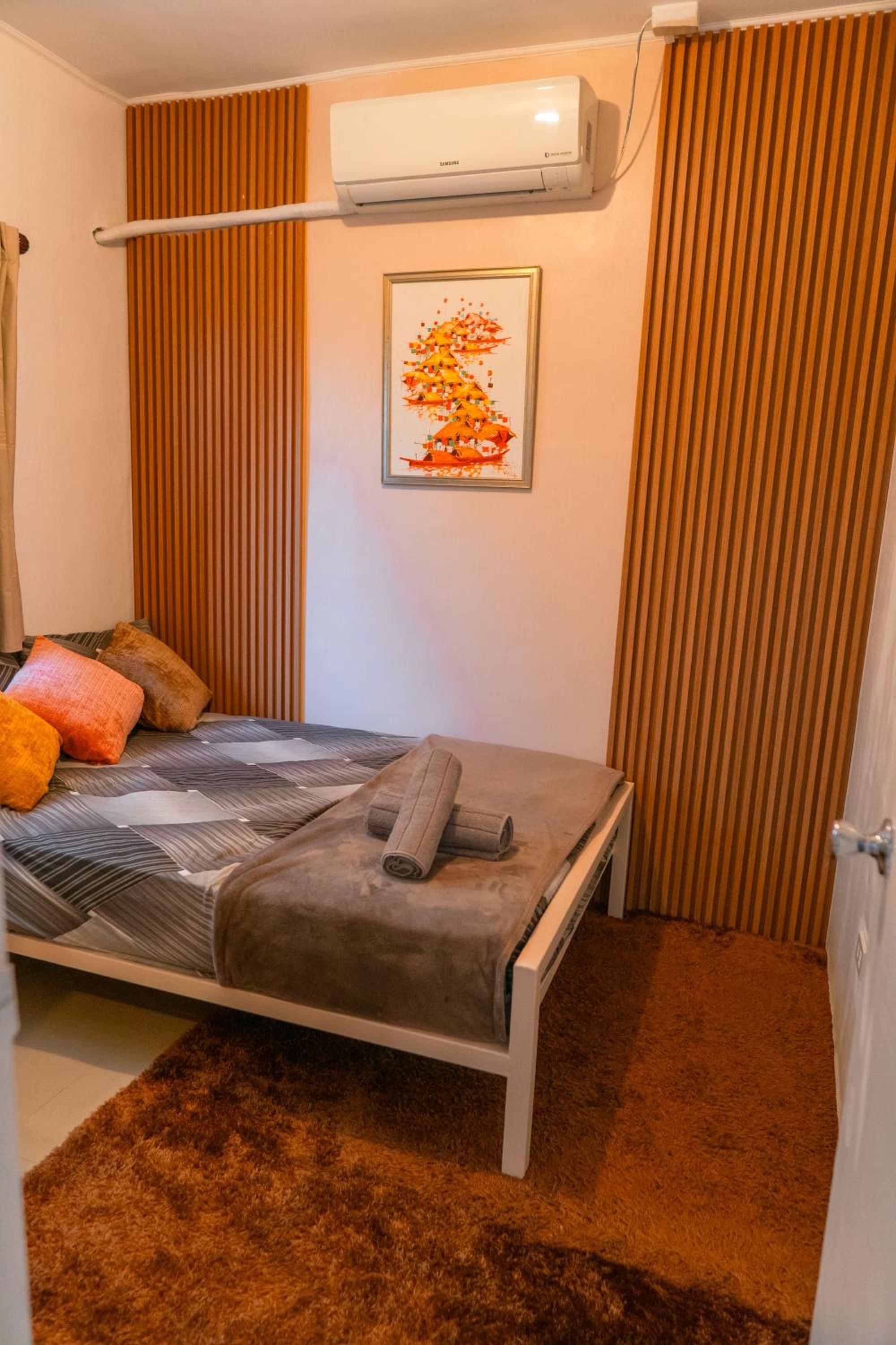 One-Bedroom Apartment - Photo 4