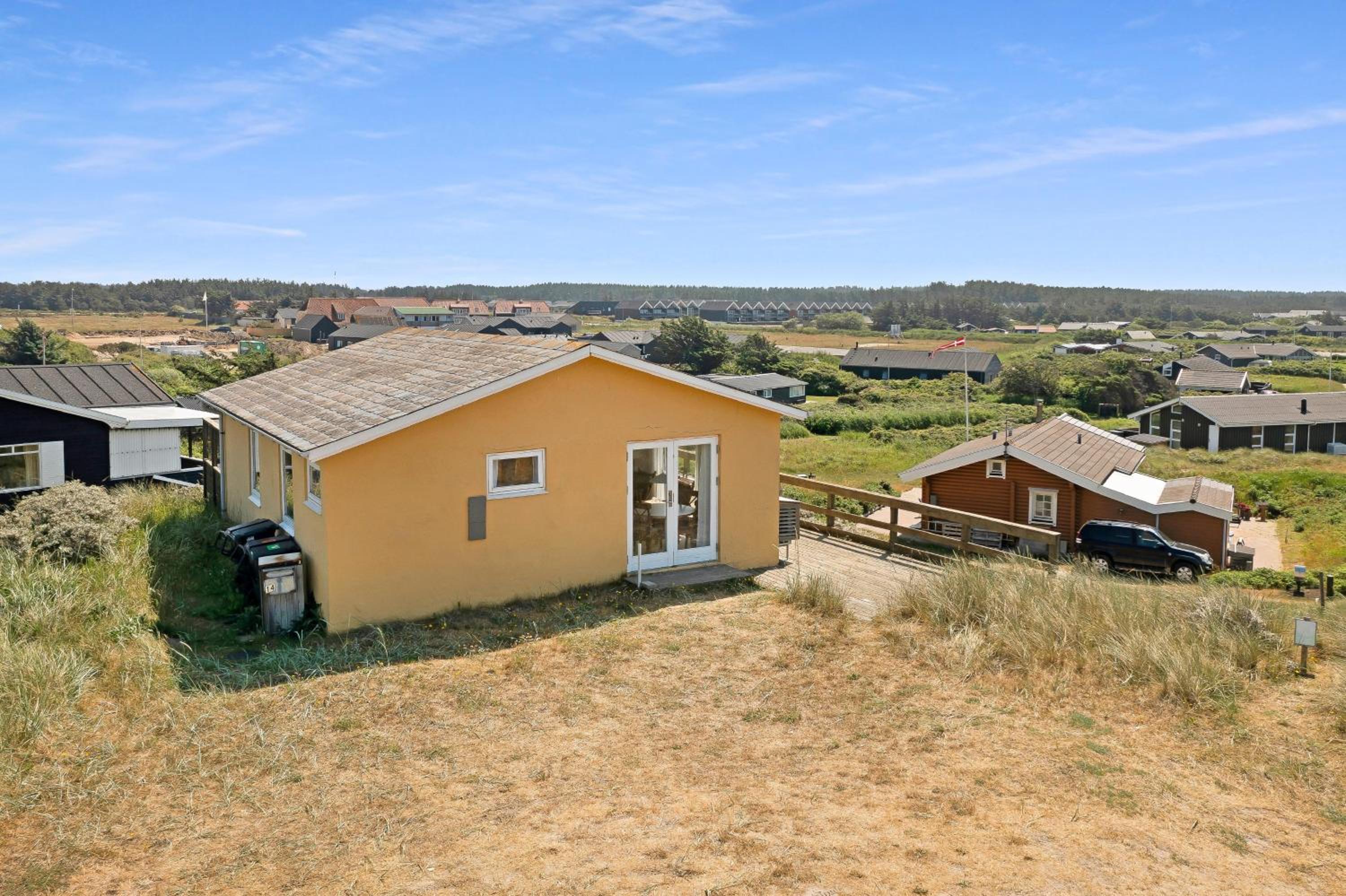 Three-Bedroom Vacation Home  photo 2