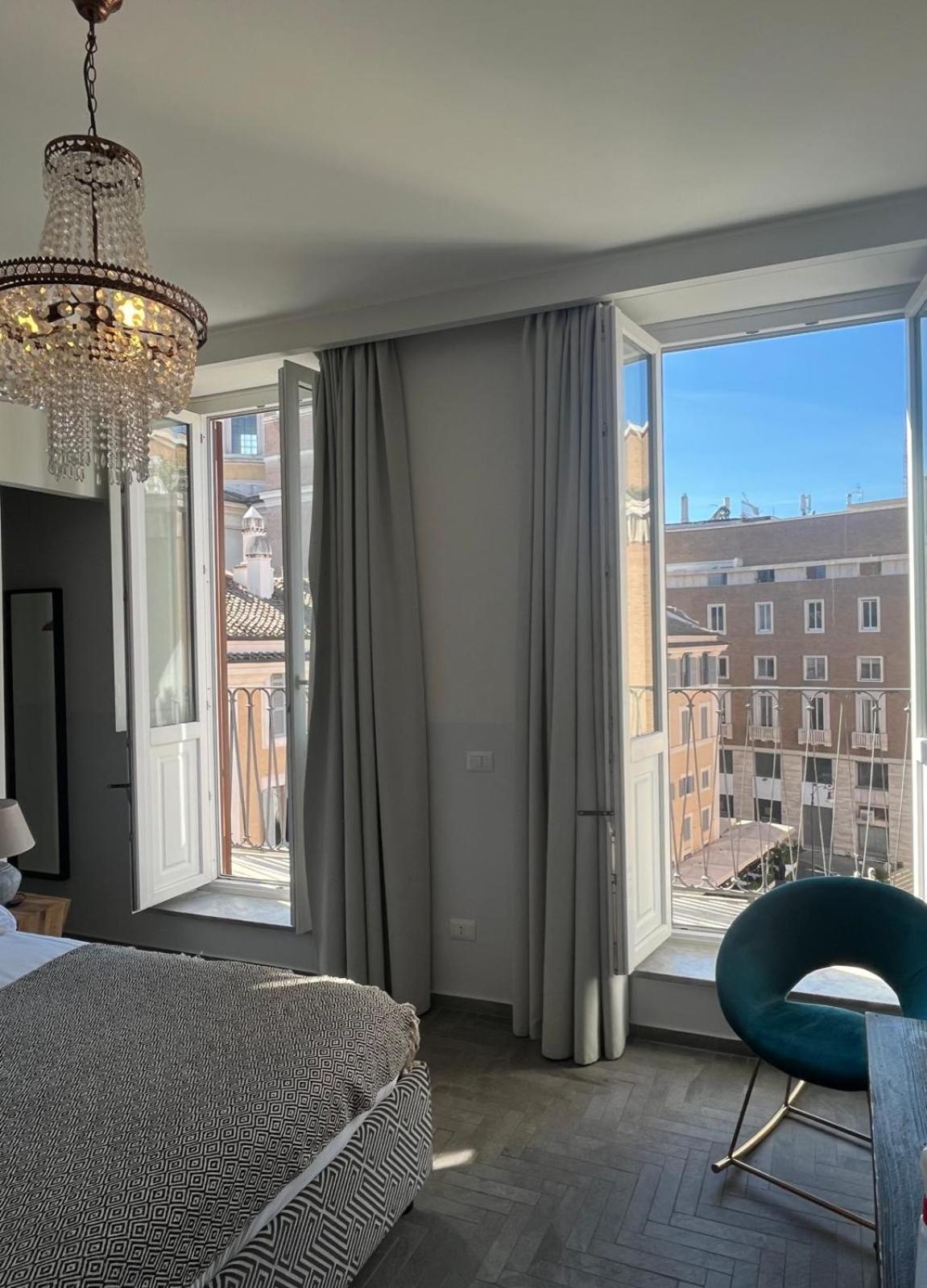 Deluxe Double Room with Balcony photo 1