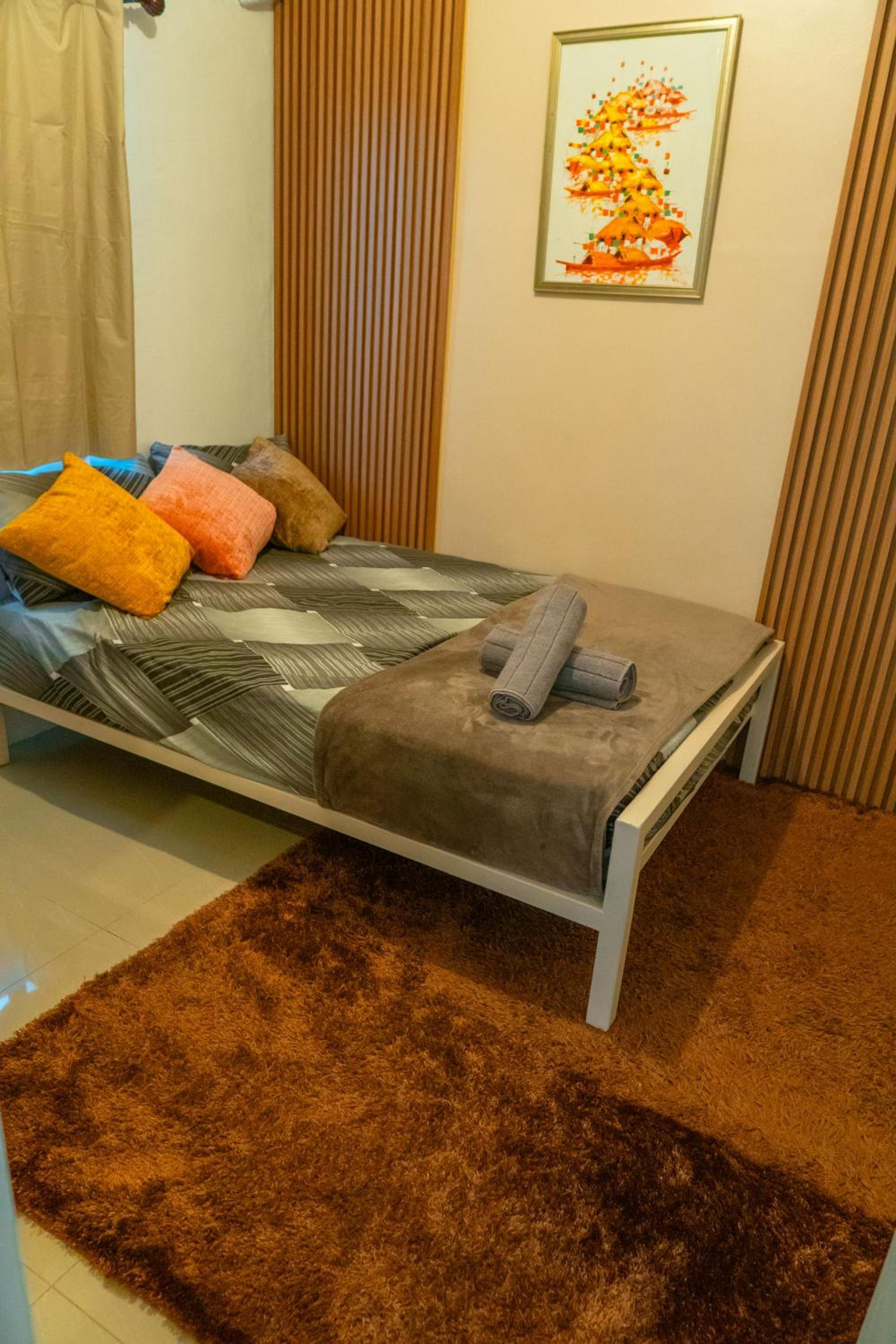 One-Bedroom Apartment - Photo 3