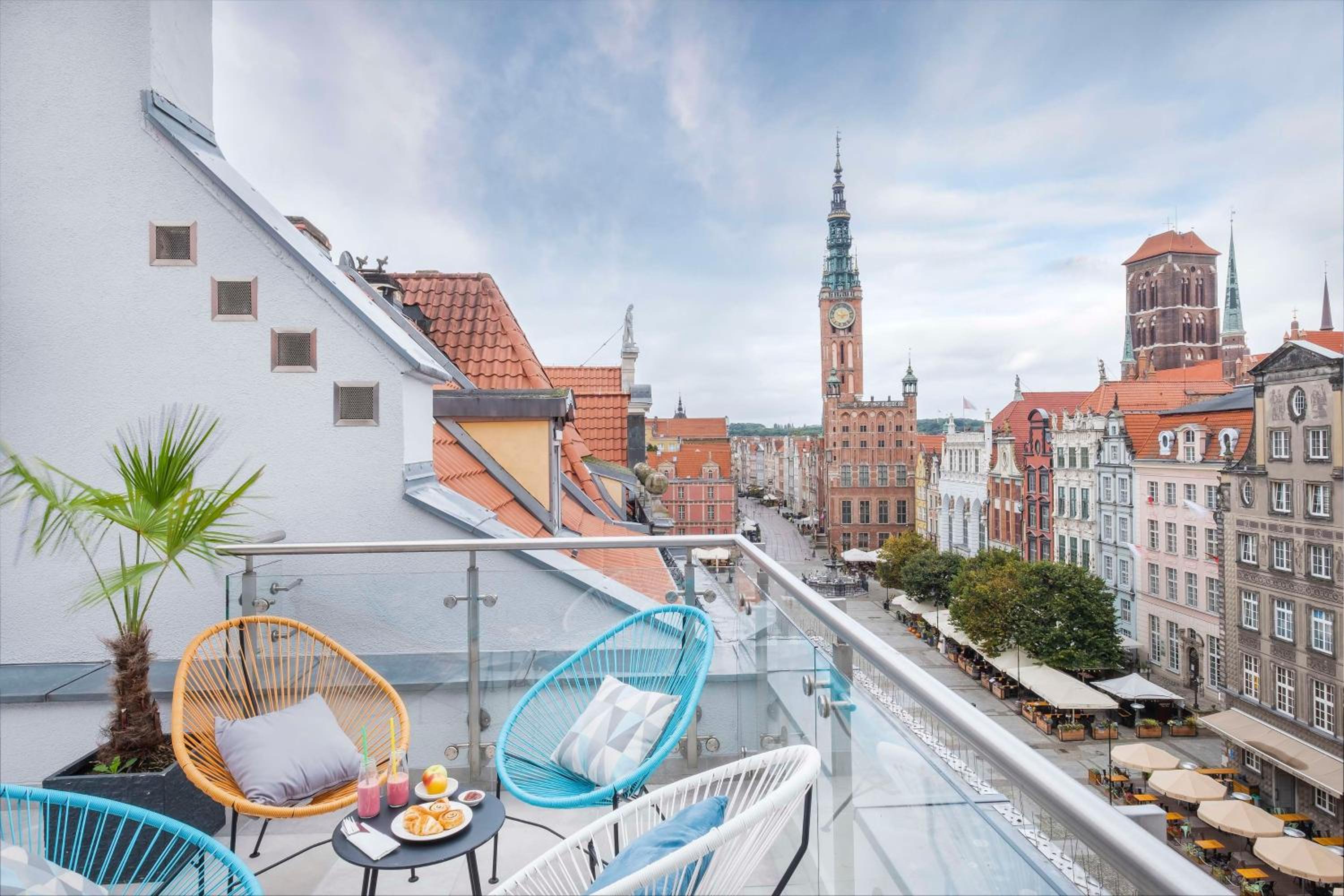Junior Suite with Balcony and Old Town View - Photo 3