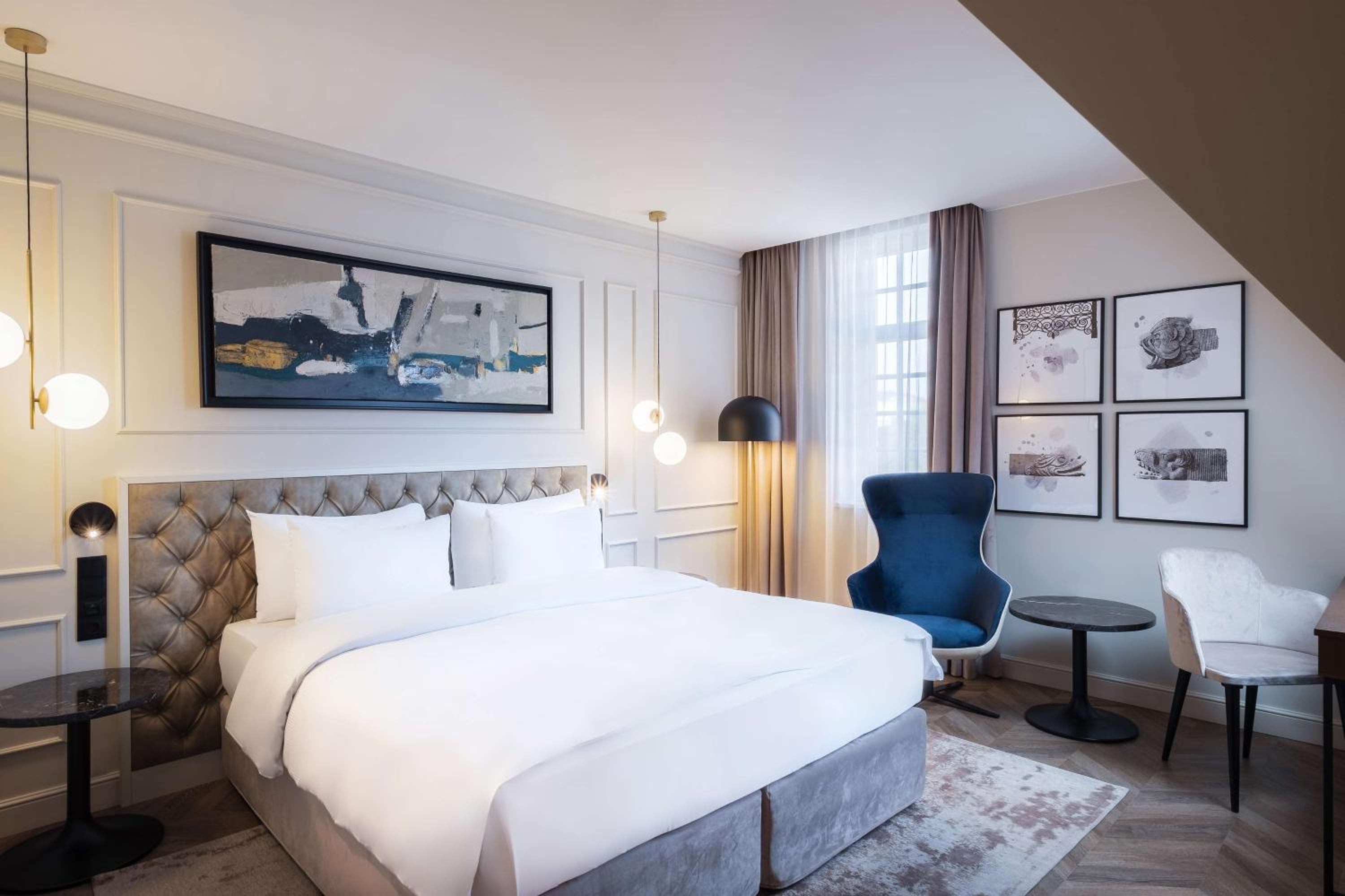 Executive Room - Photo 1
