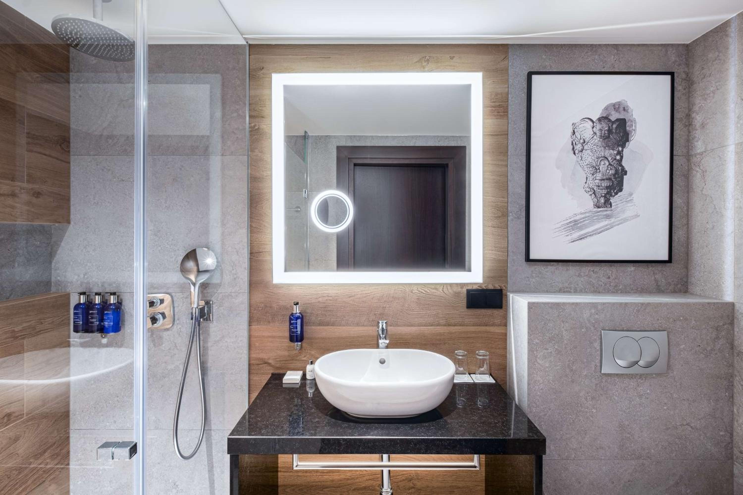 Junior Suite with Old Town View - Photo 10