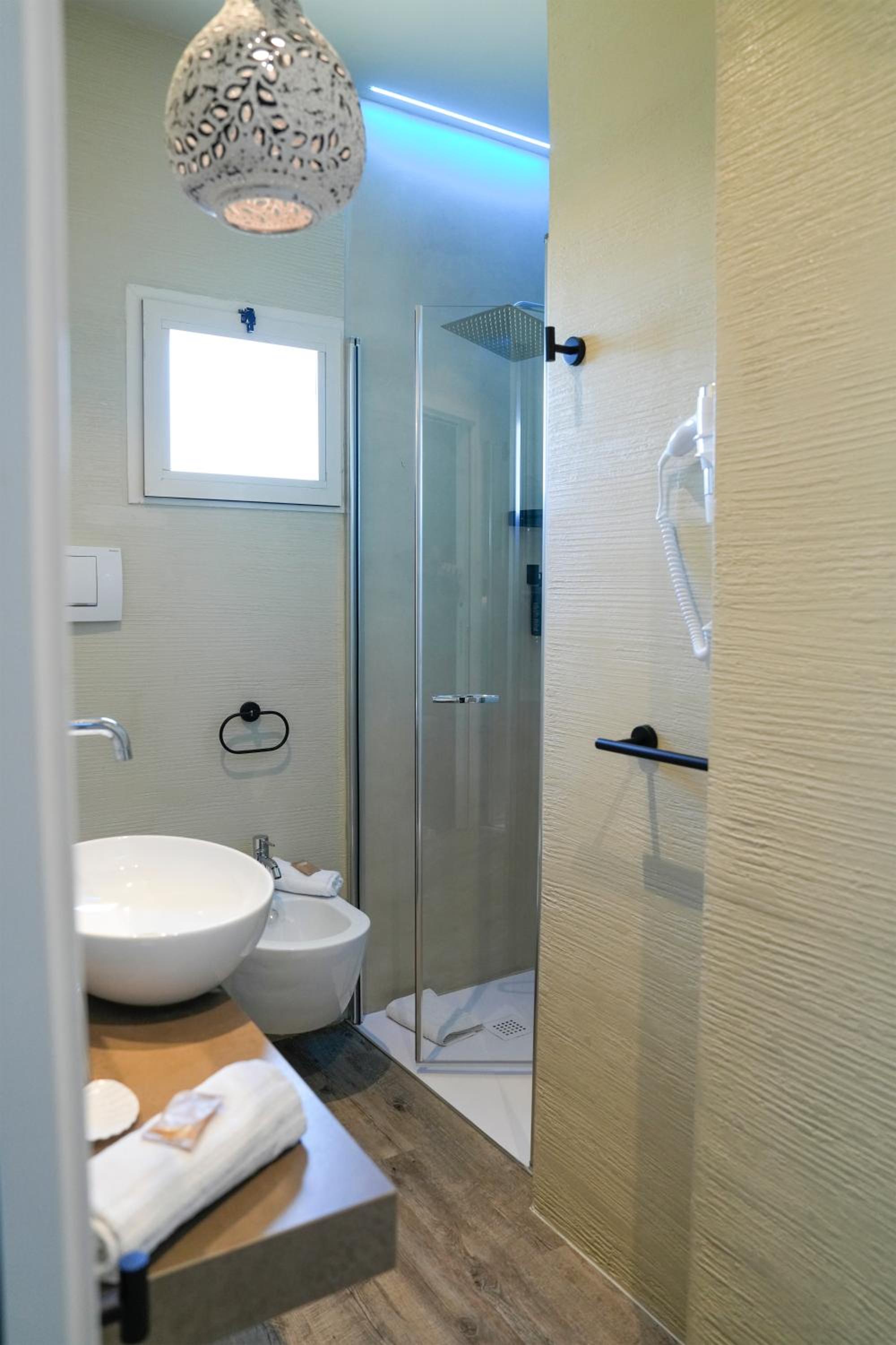 One-Bedroom Apartment - Photo 7