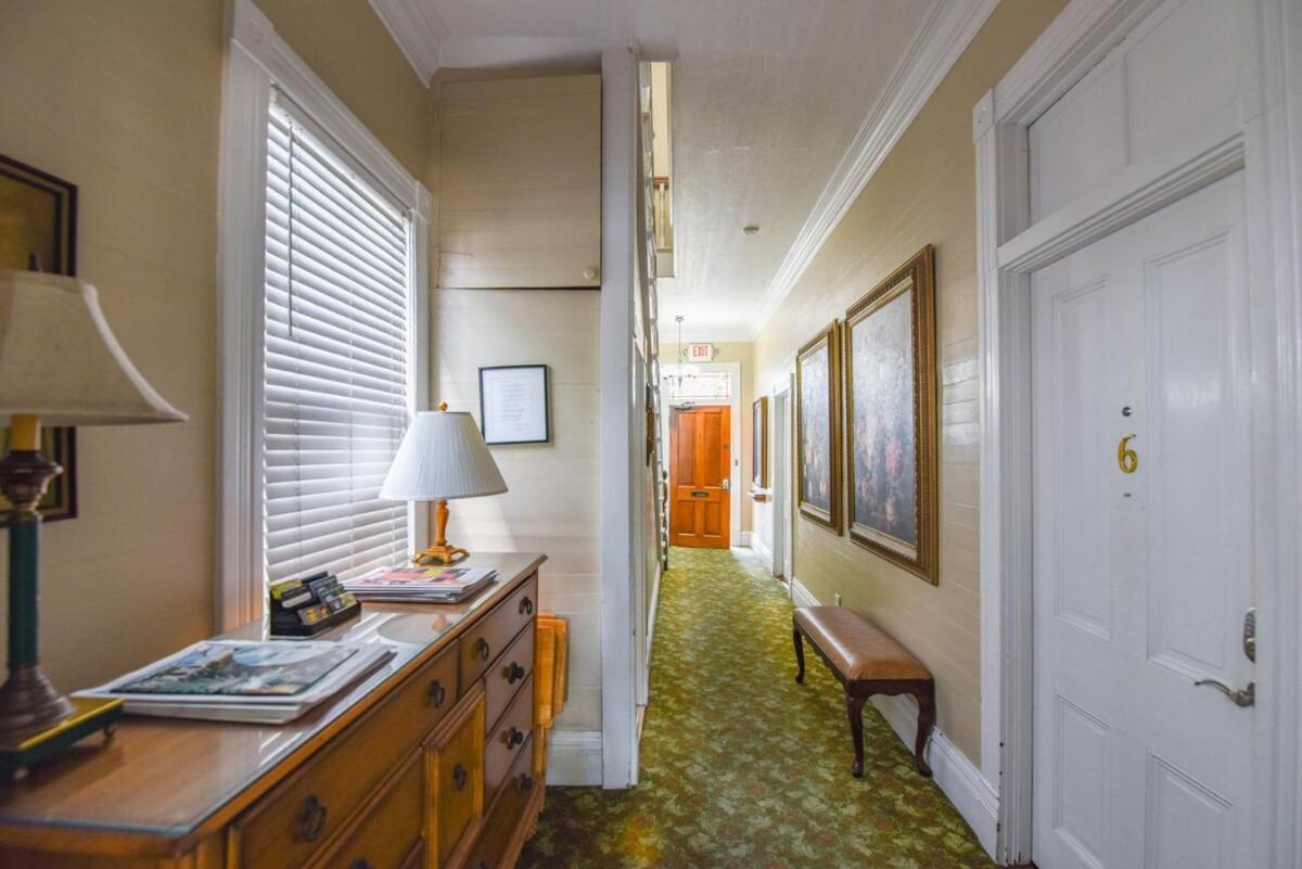 Suite - Photo 8