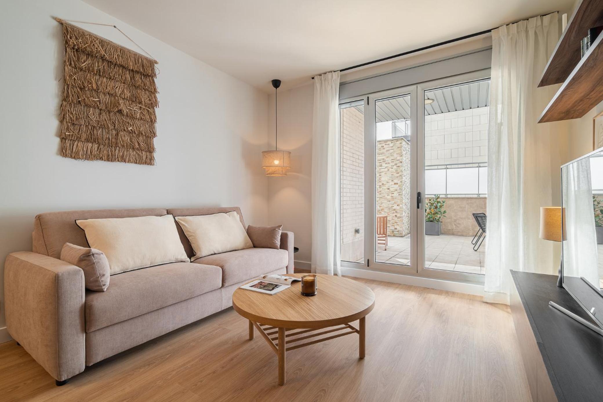 Apartamento de tres habitaciones con terraza