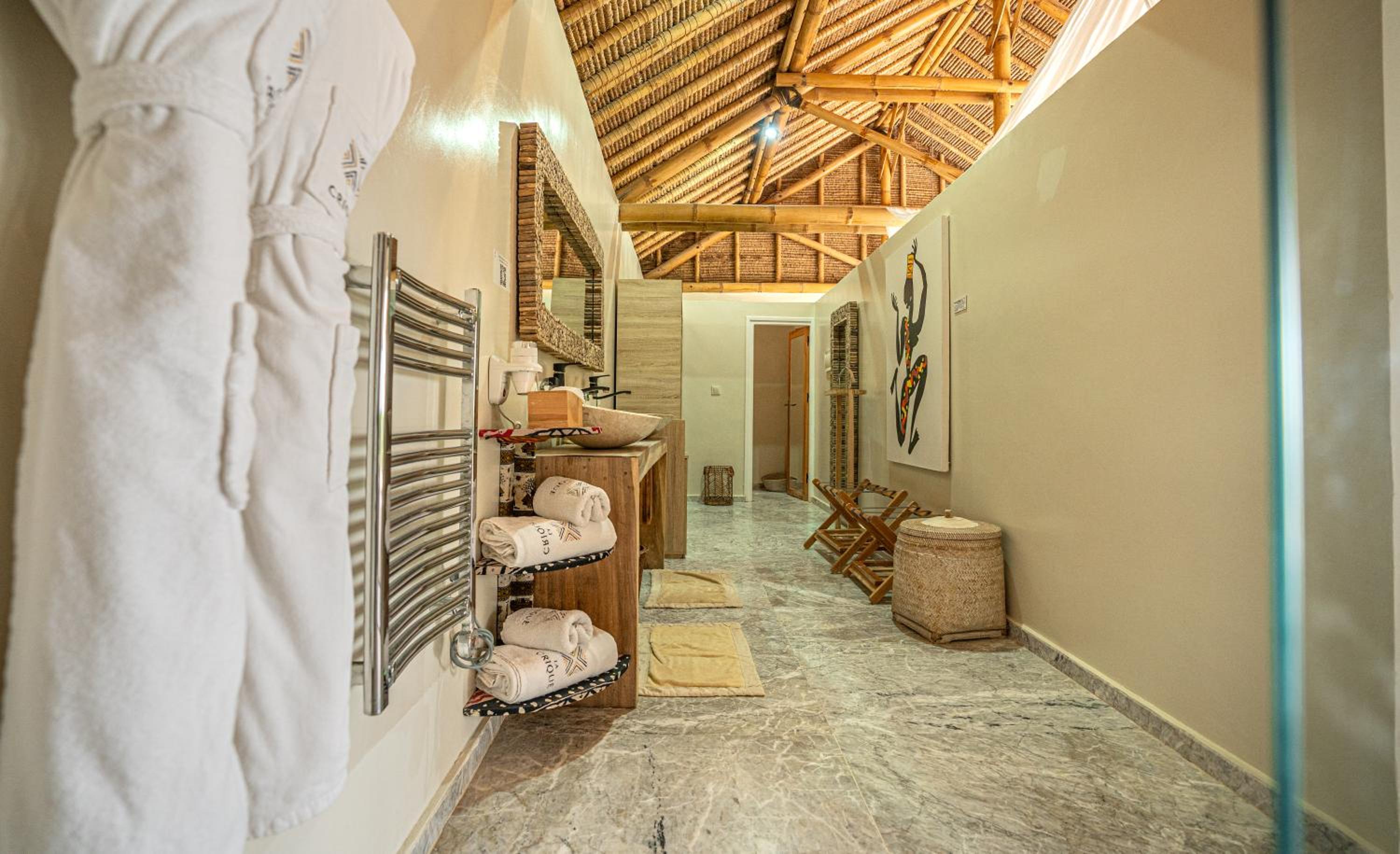 Deluxe Suite - Photo 14