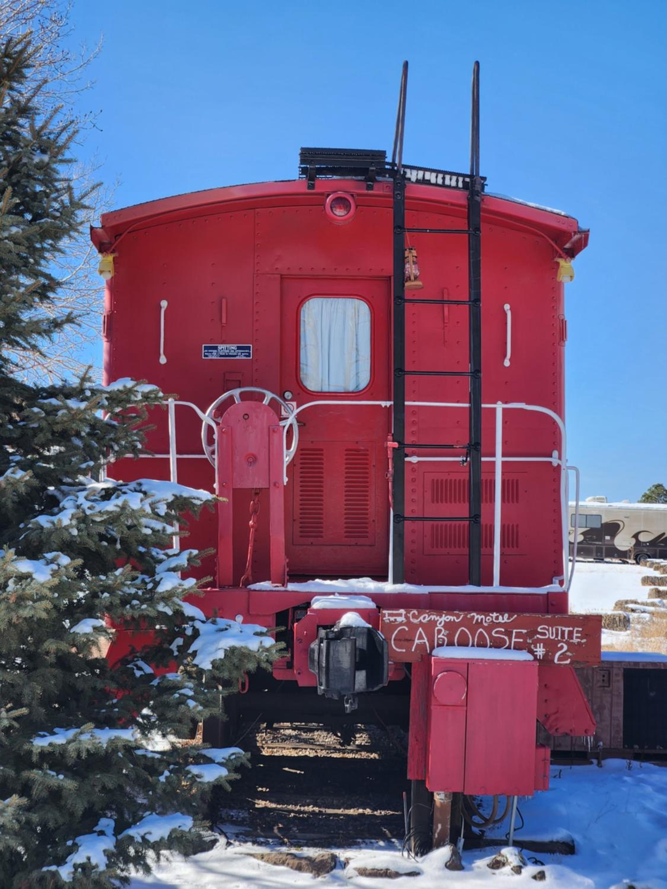 Caboose #2 (4 adults + 1 Child)" - Non Smoking photo 3
