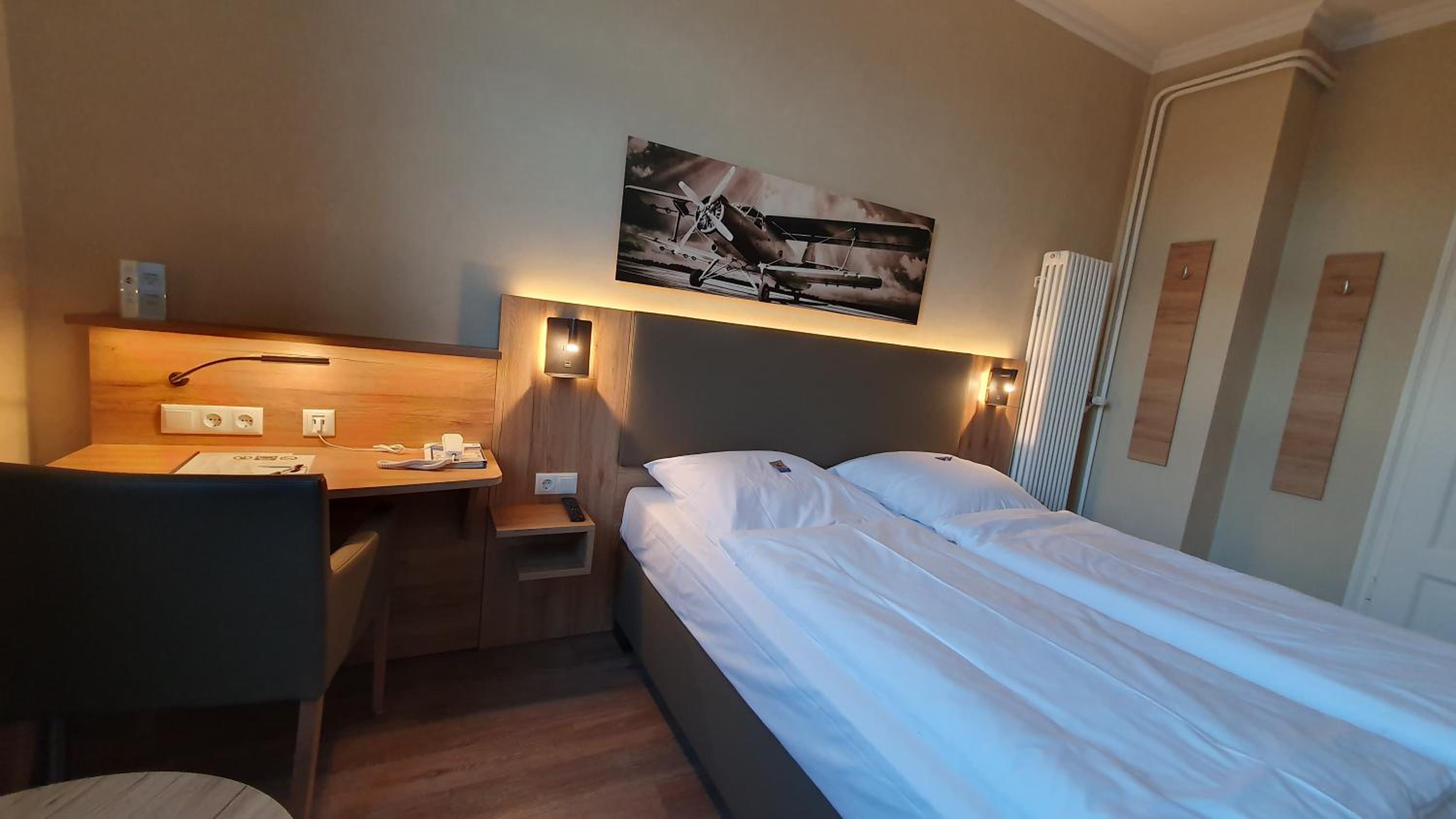 Standard Double Room - Photo 13