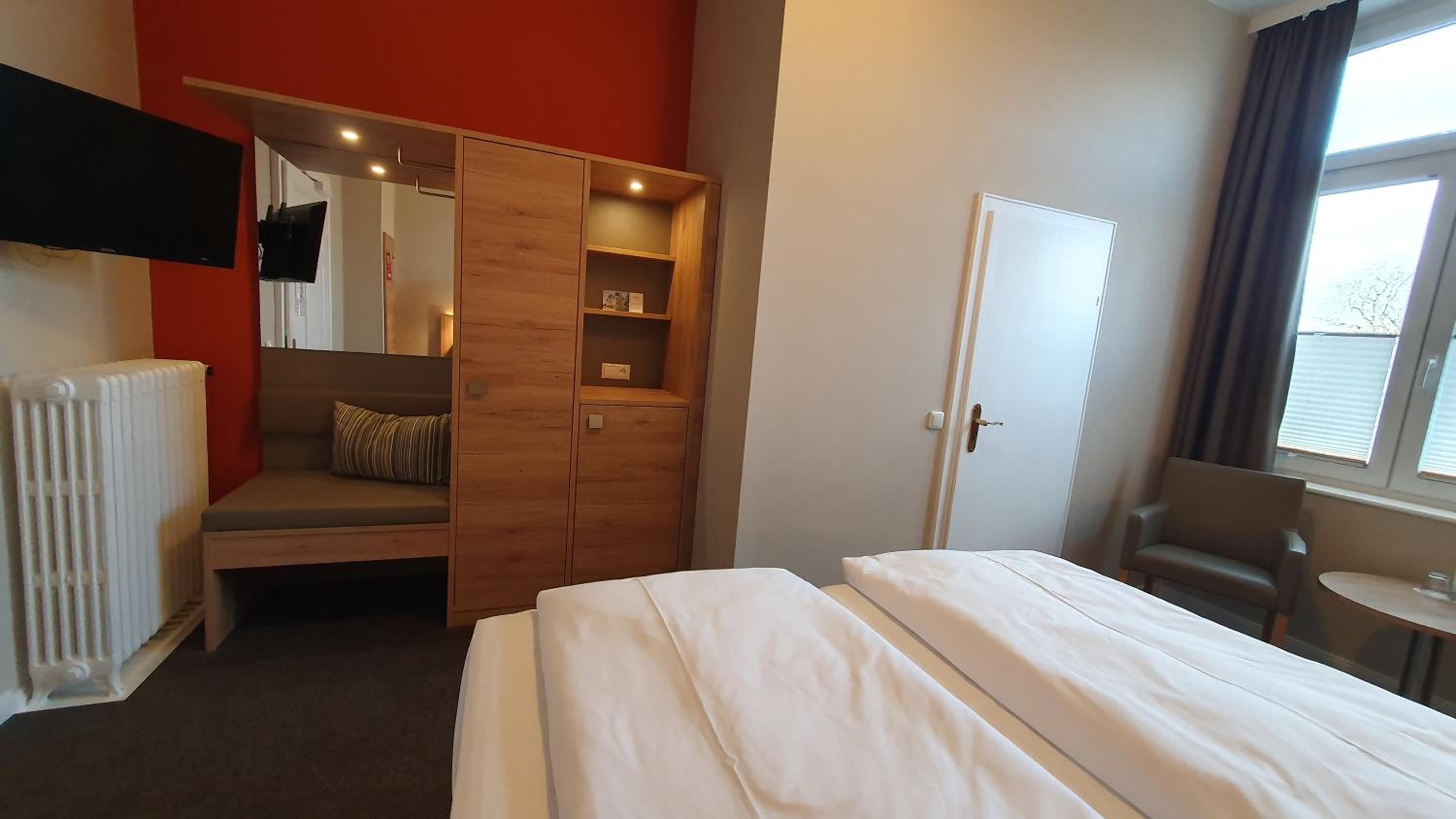 Standard Double Room - Photo 2