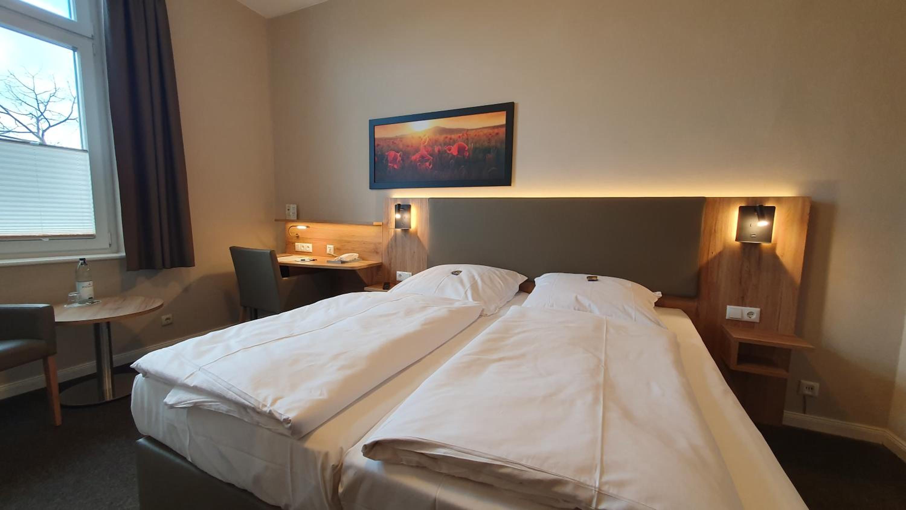 Standard Double Room - Photo 7