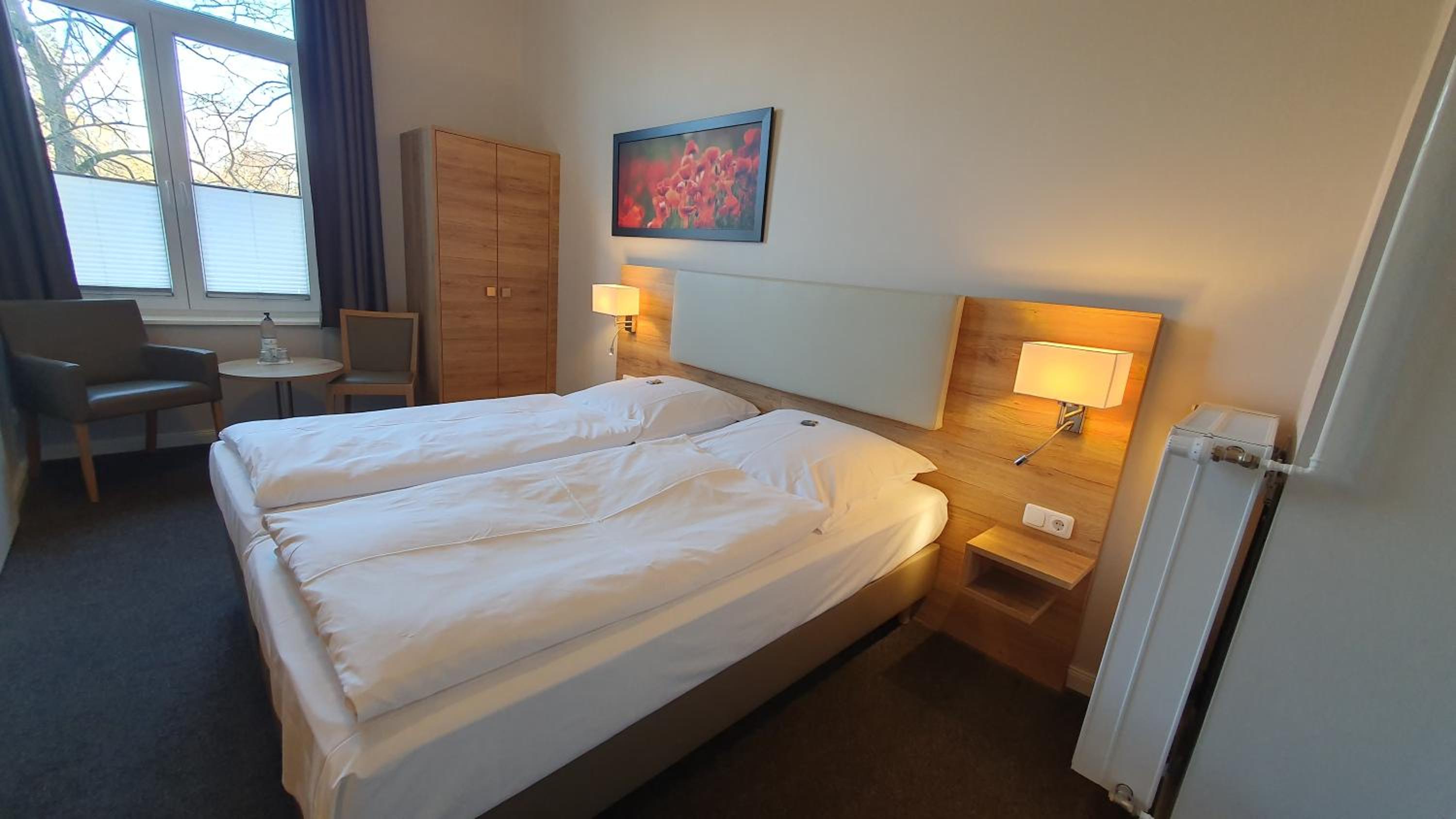 Standard Double Room - Photo 12