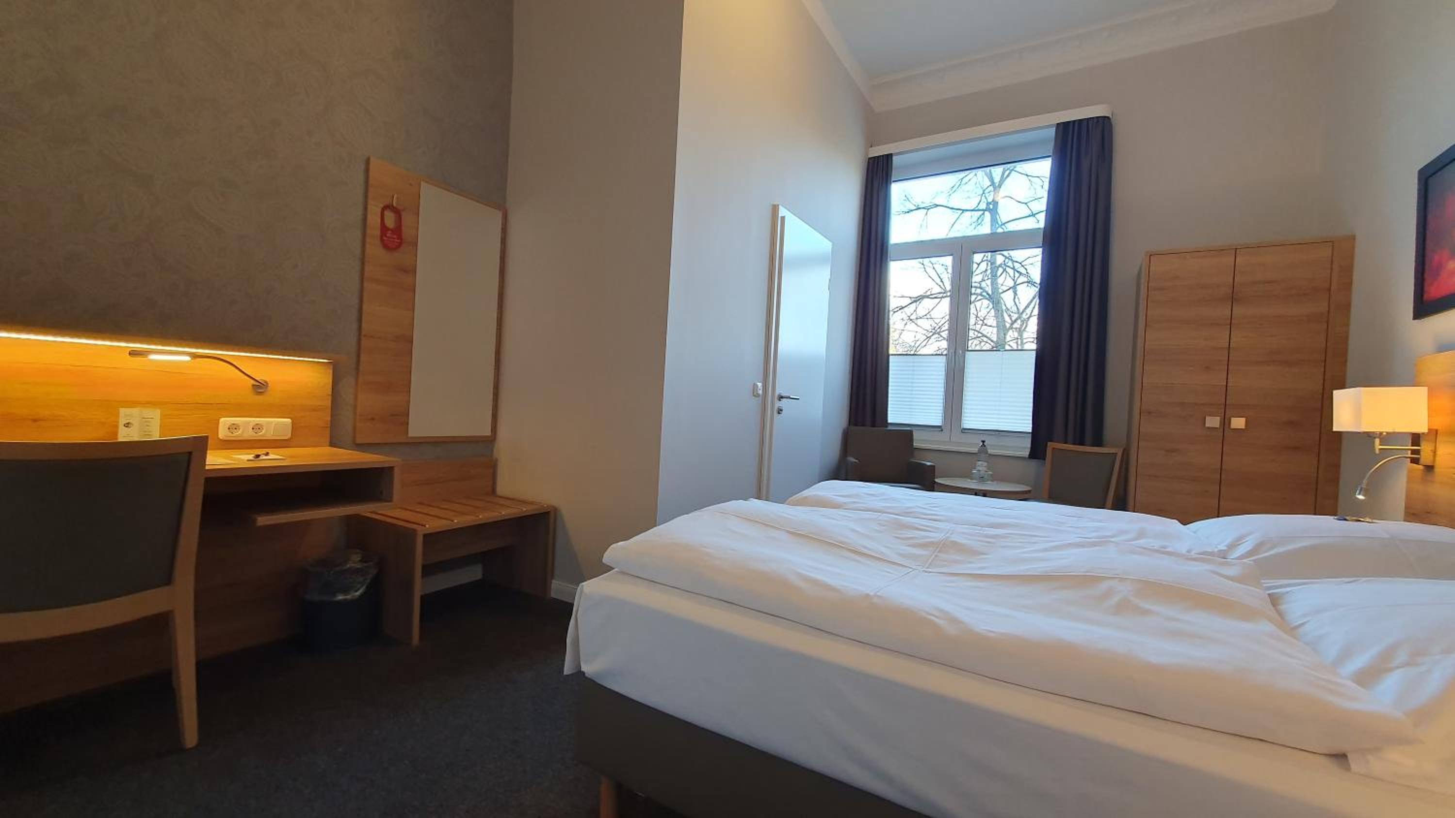 Standard Double Room - Photo 9