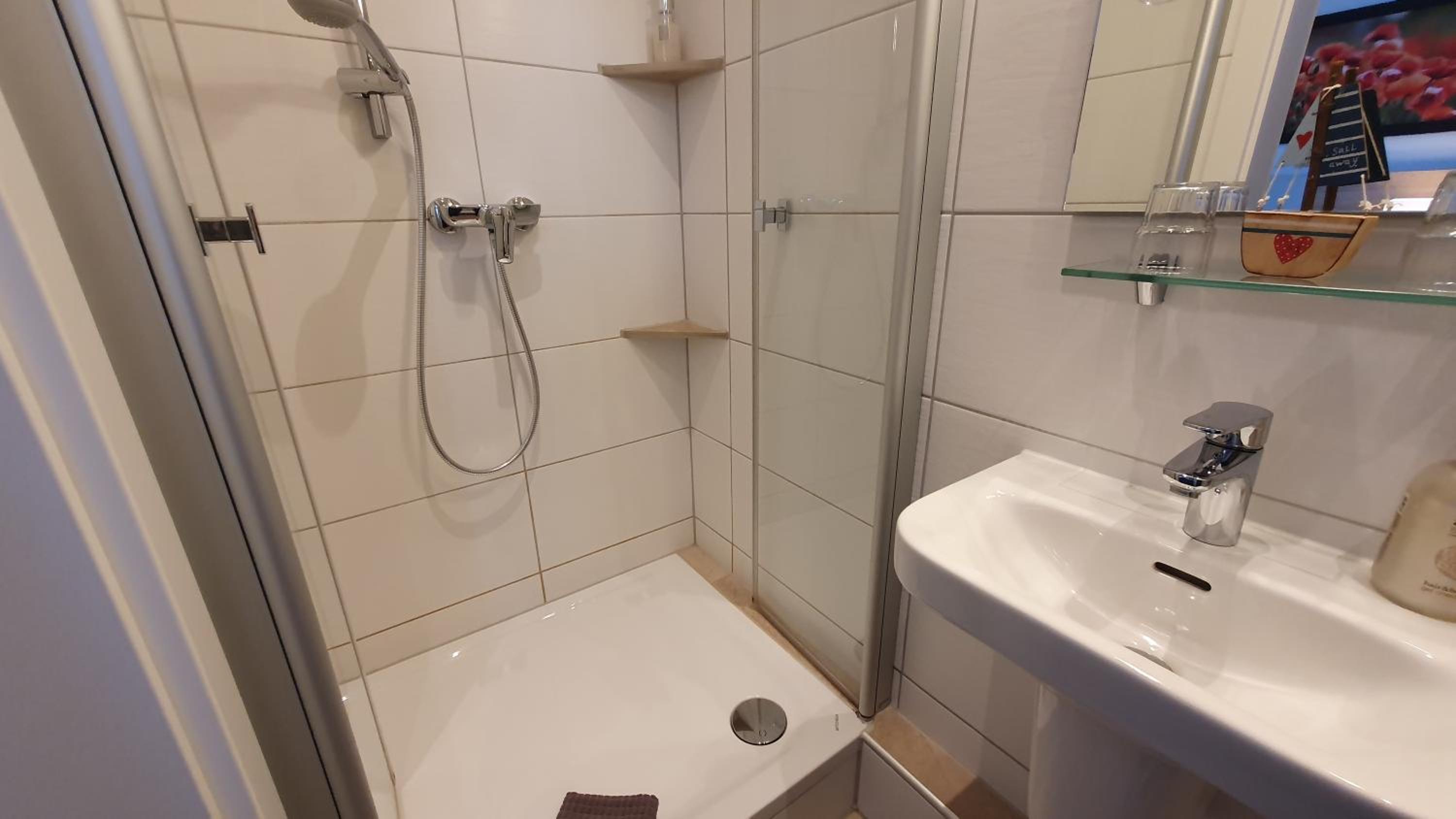 Standard Double Room - Photo 6
