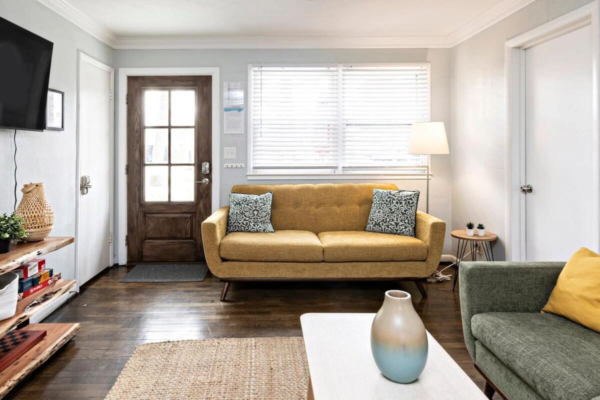 Family Room photo 1