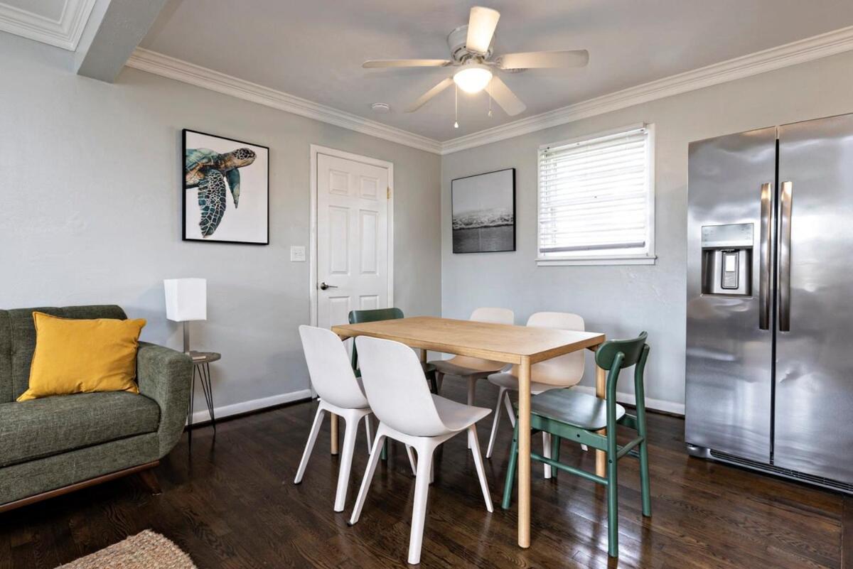 Family Room photo 2