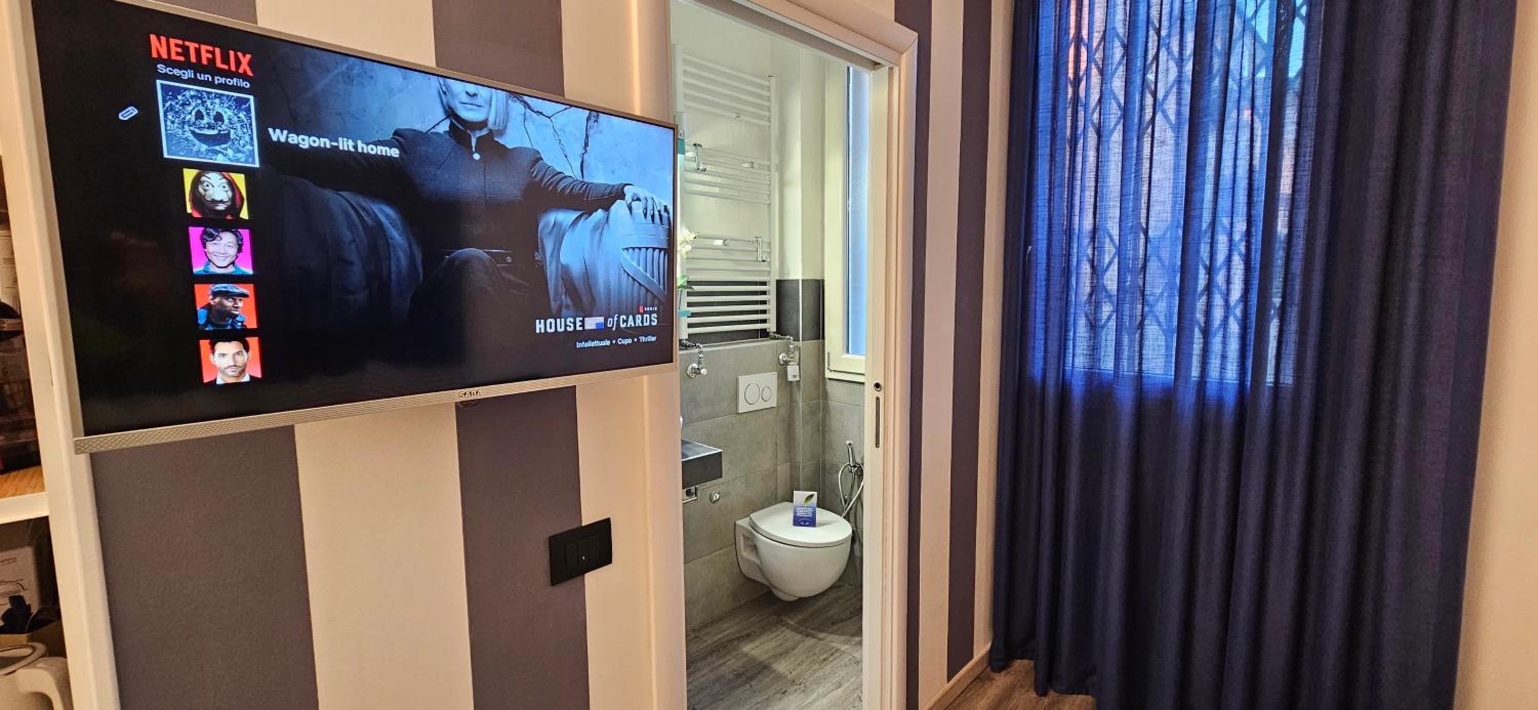 Double or Twin Room with Private Bathroom - Photo 27