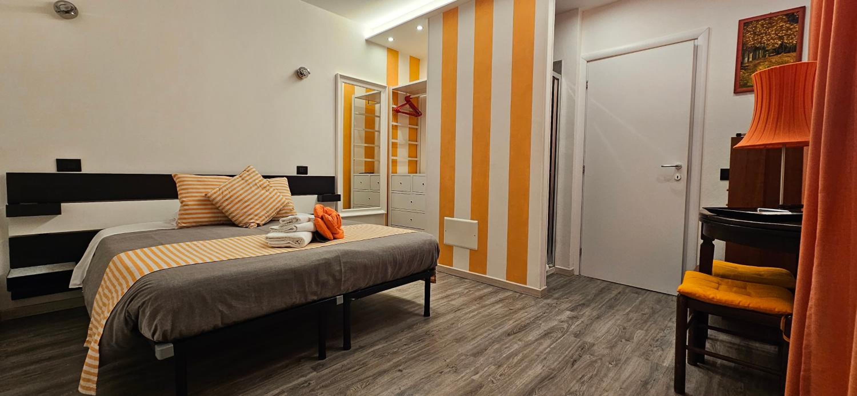 Triple Room with Private Bathroom - Photo 15