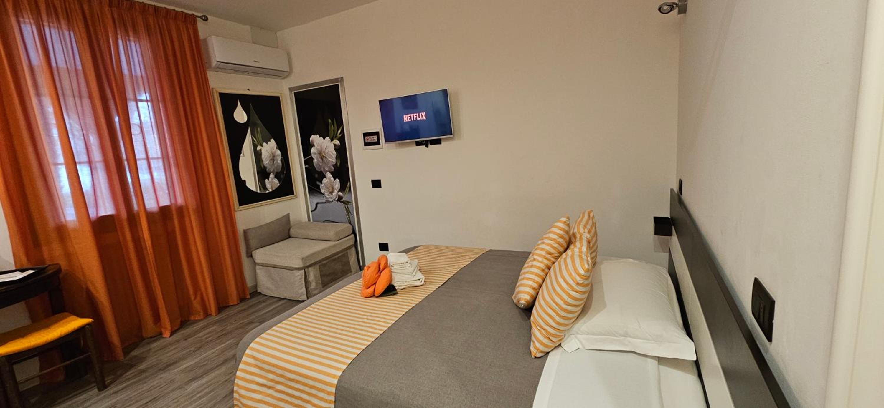 Triple Room with Private Bathroom - Photo 10