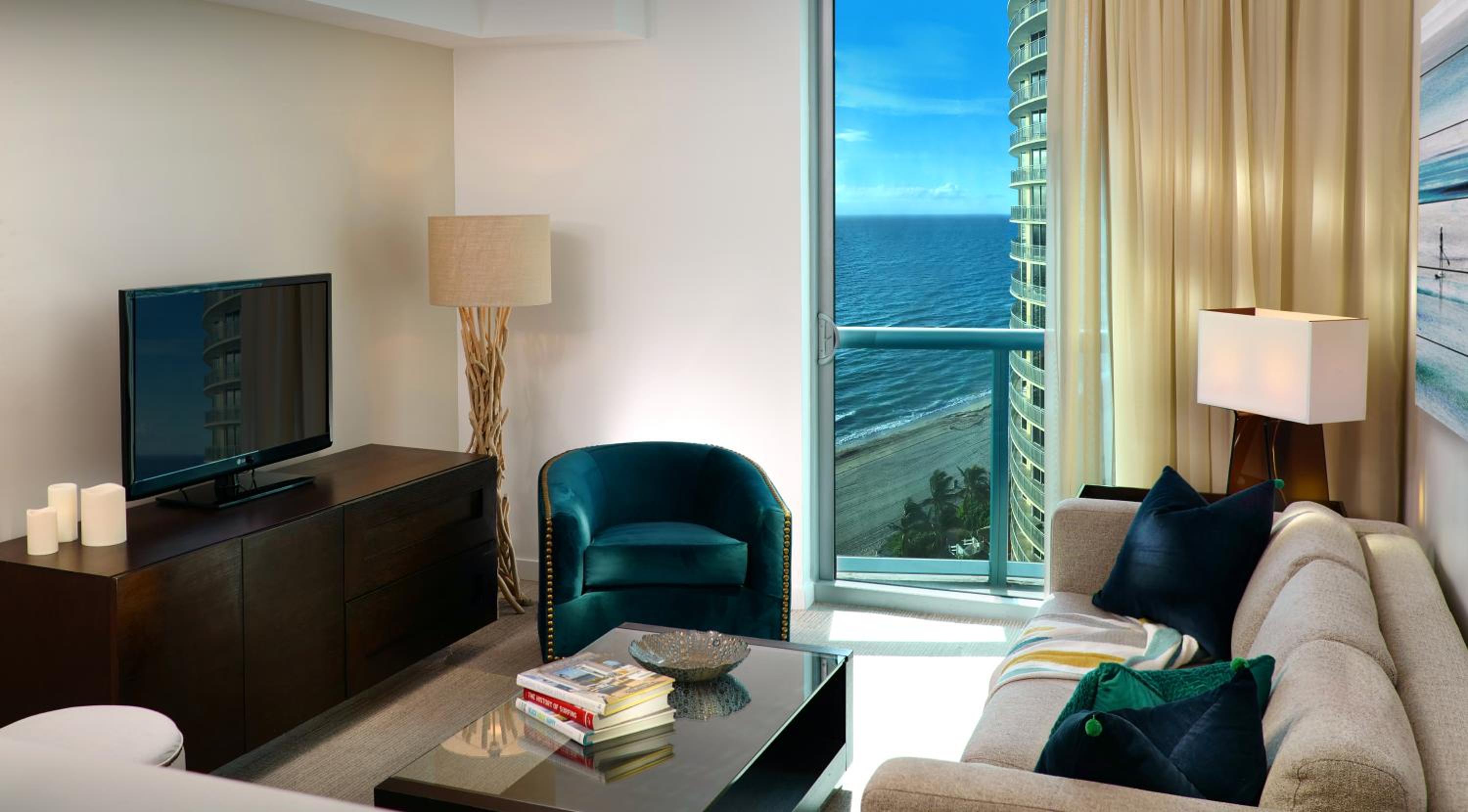 Two Bedroom Partial Ocean View Suite - Photo 4