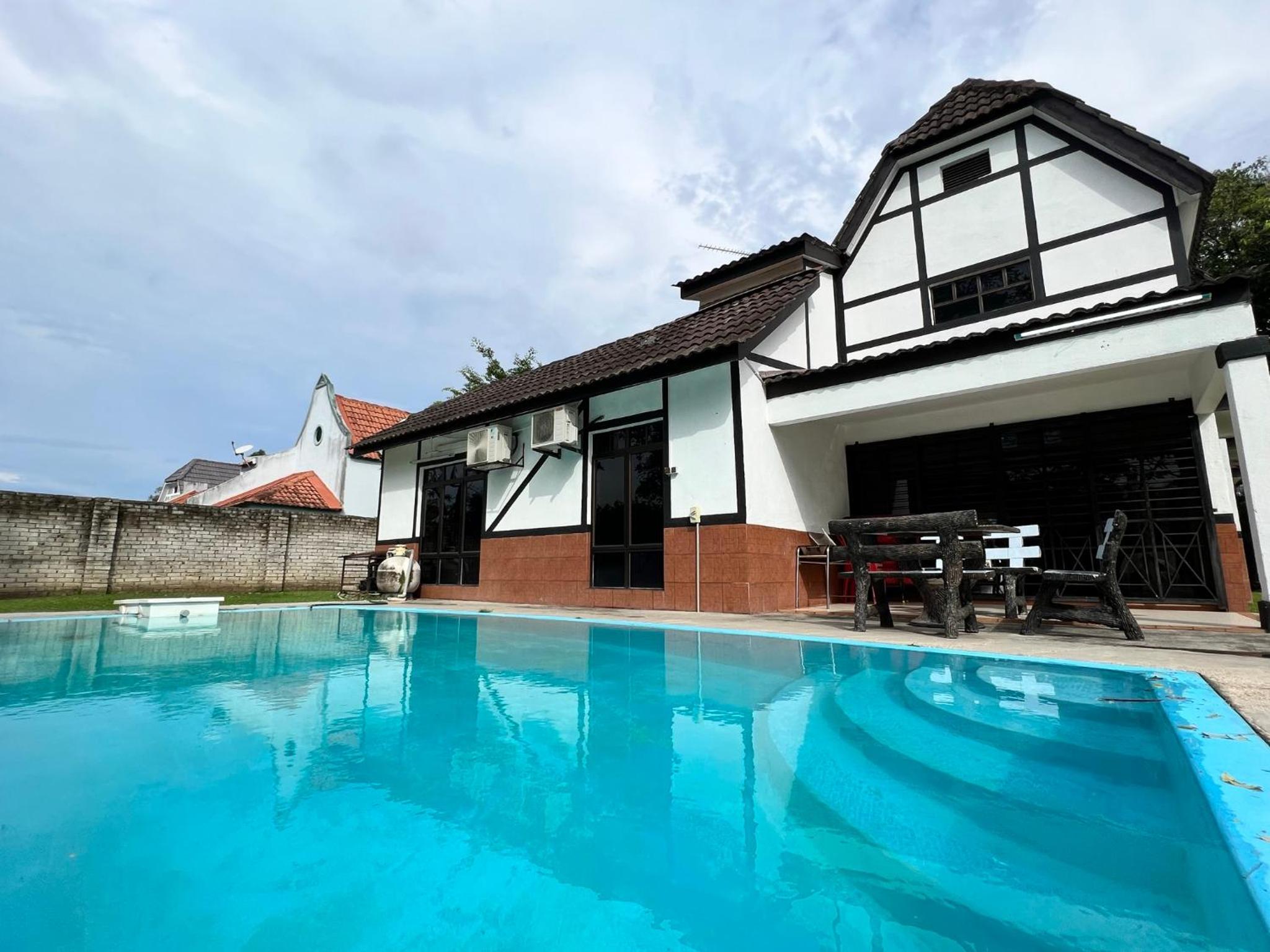 Villa with Private Pool photo 1