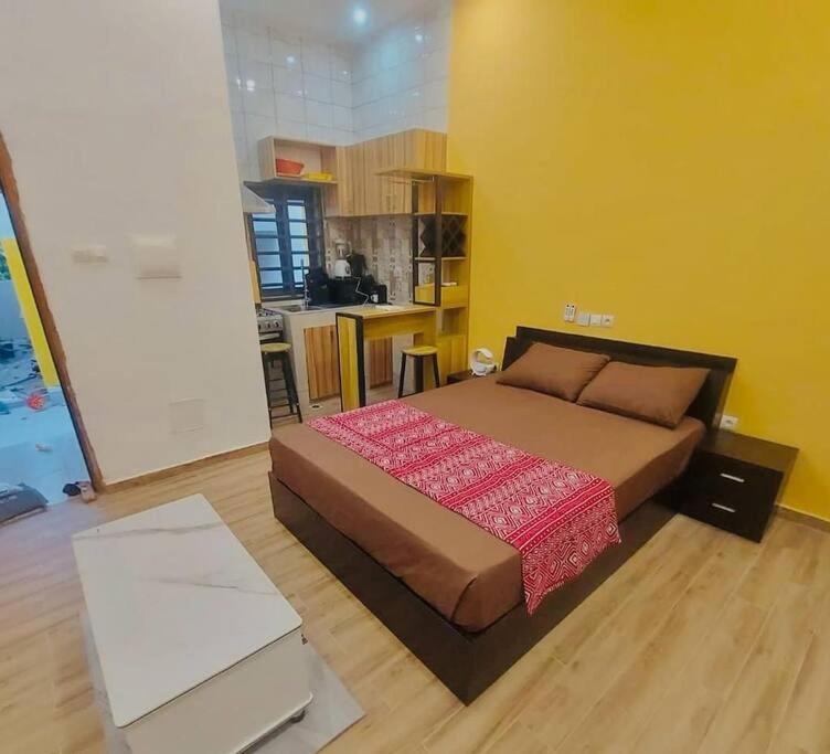 One-Bedroom Apartment photo 1
