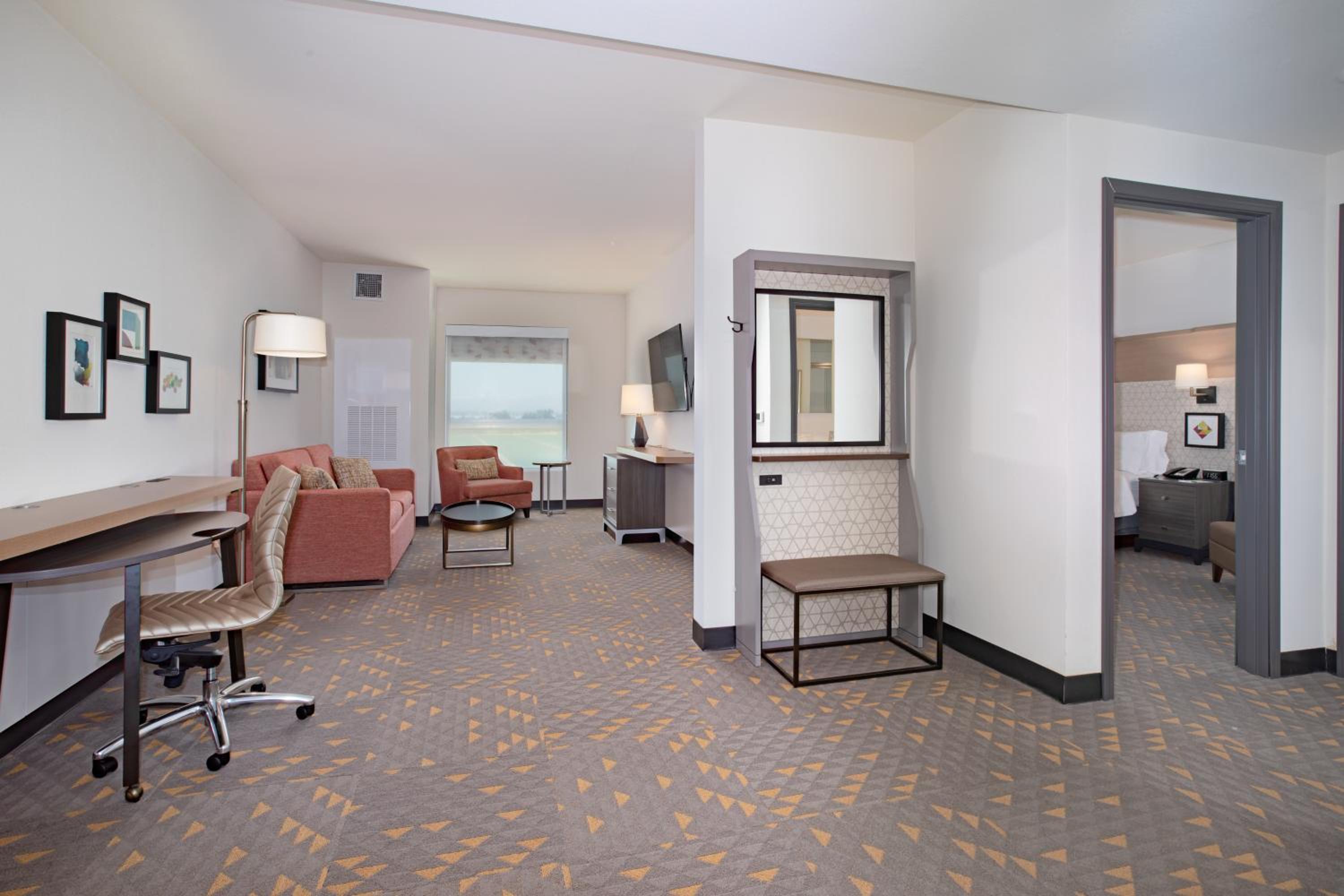 One-Bedroom Suite - Photo 1