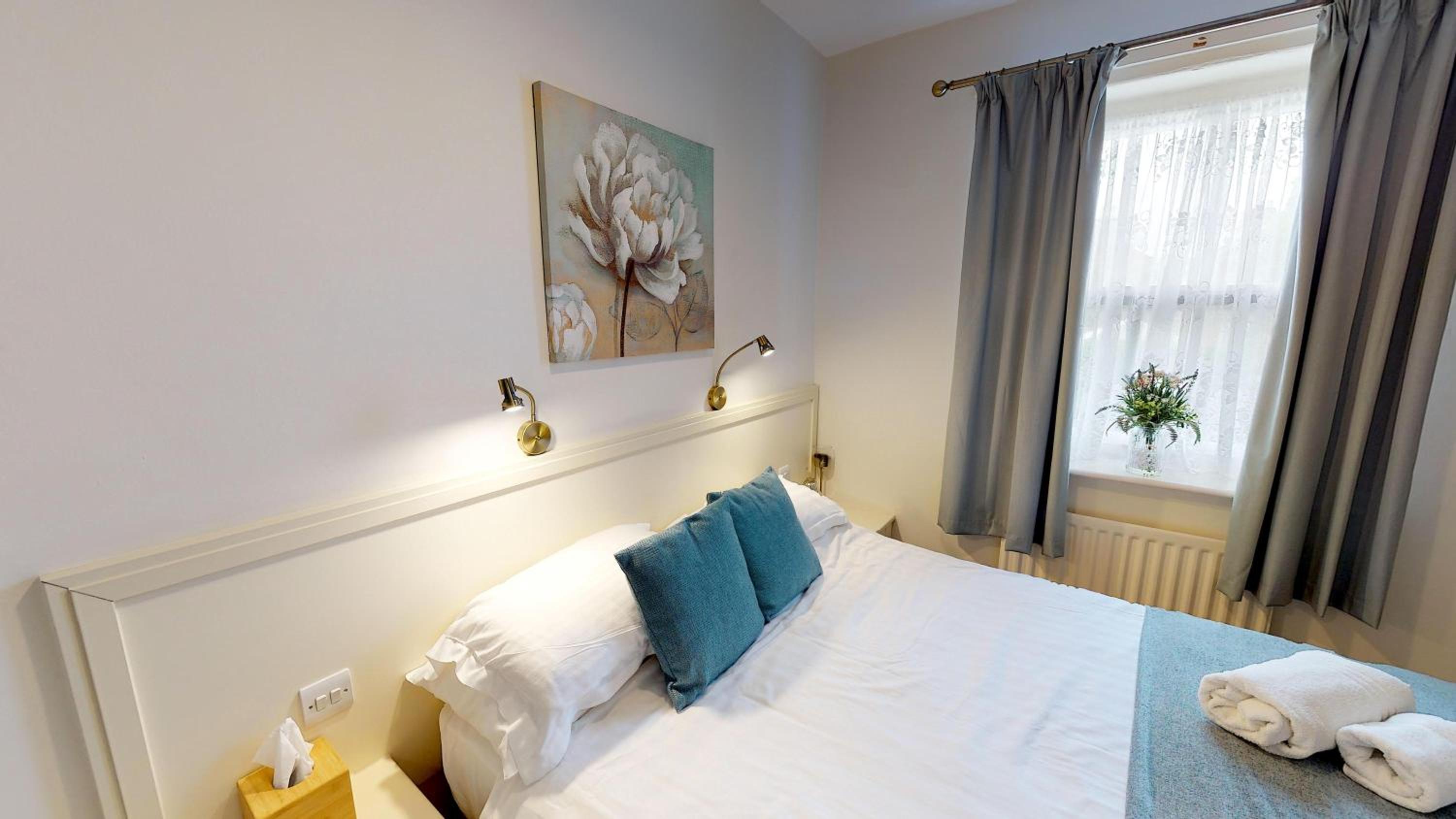 King room with Shower photo 3