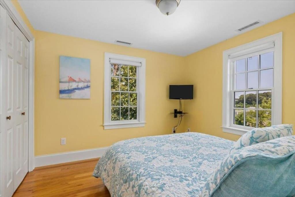 Three-Bedroom House photo 1