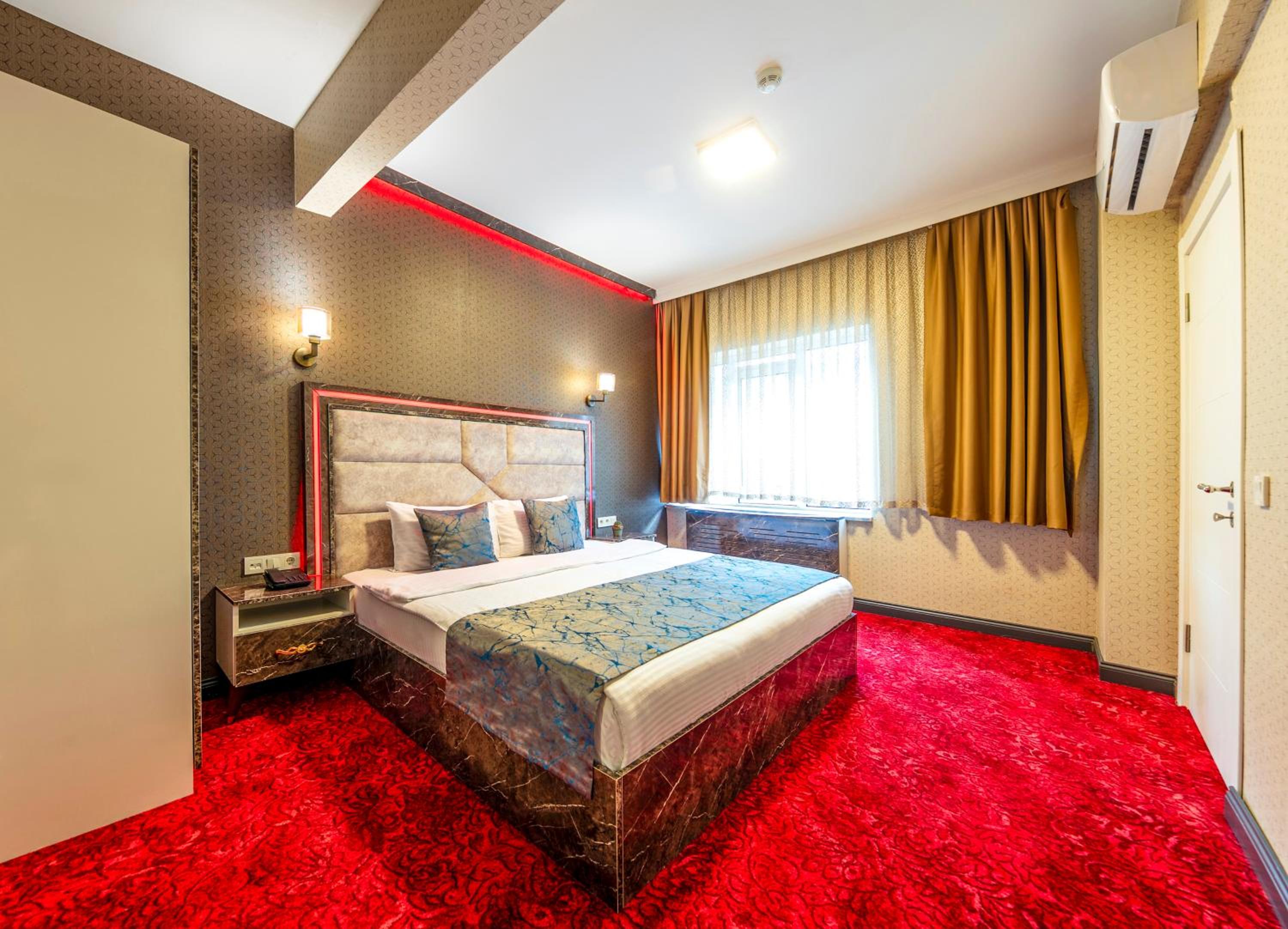 Deluxe Family Suite photo 3