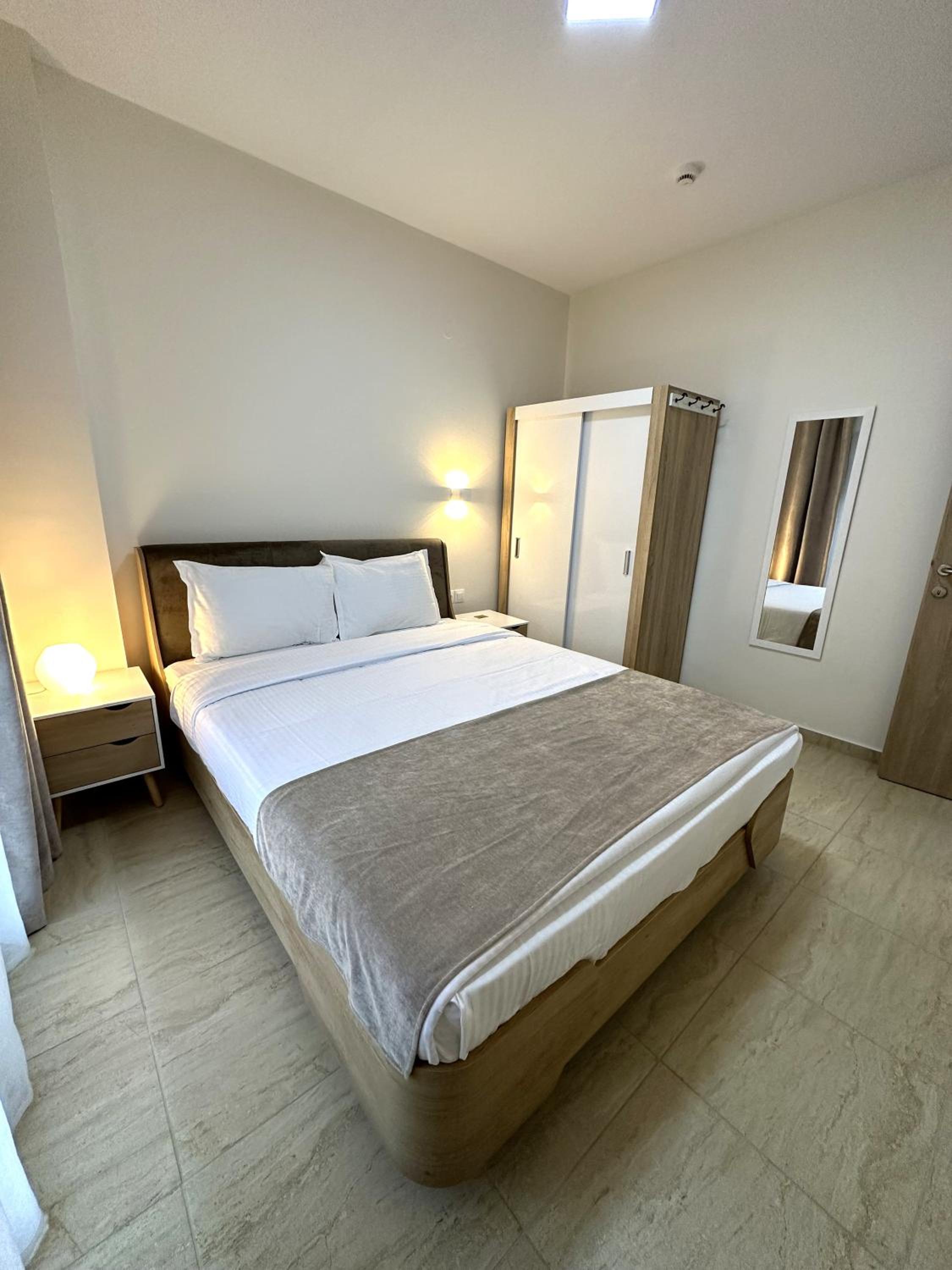 One-Bedroom Apartment with Side Sea View photo 3
