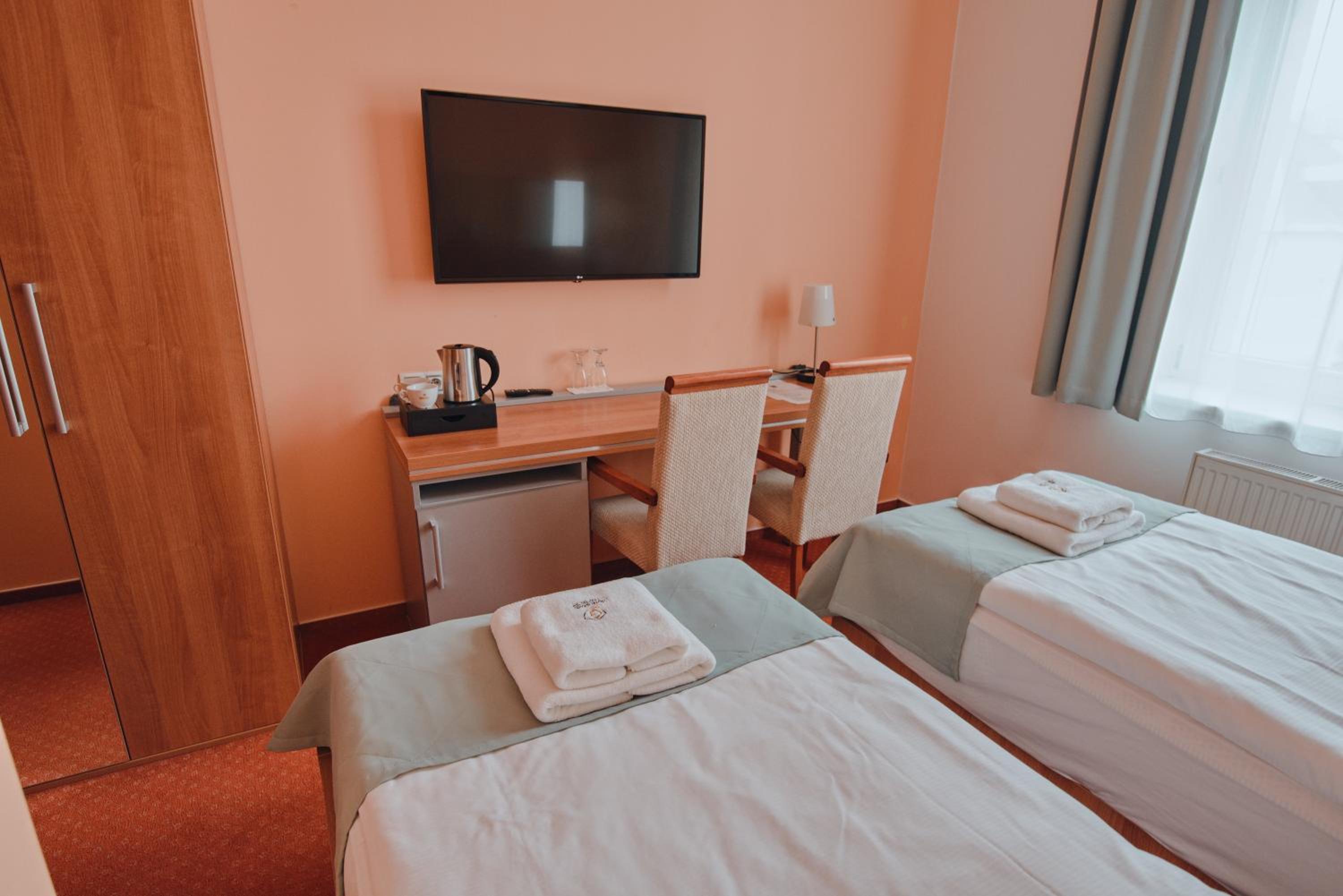 Double Room - Photo 7